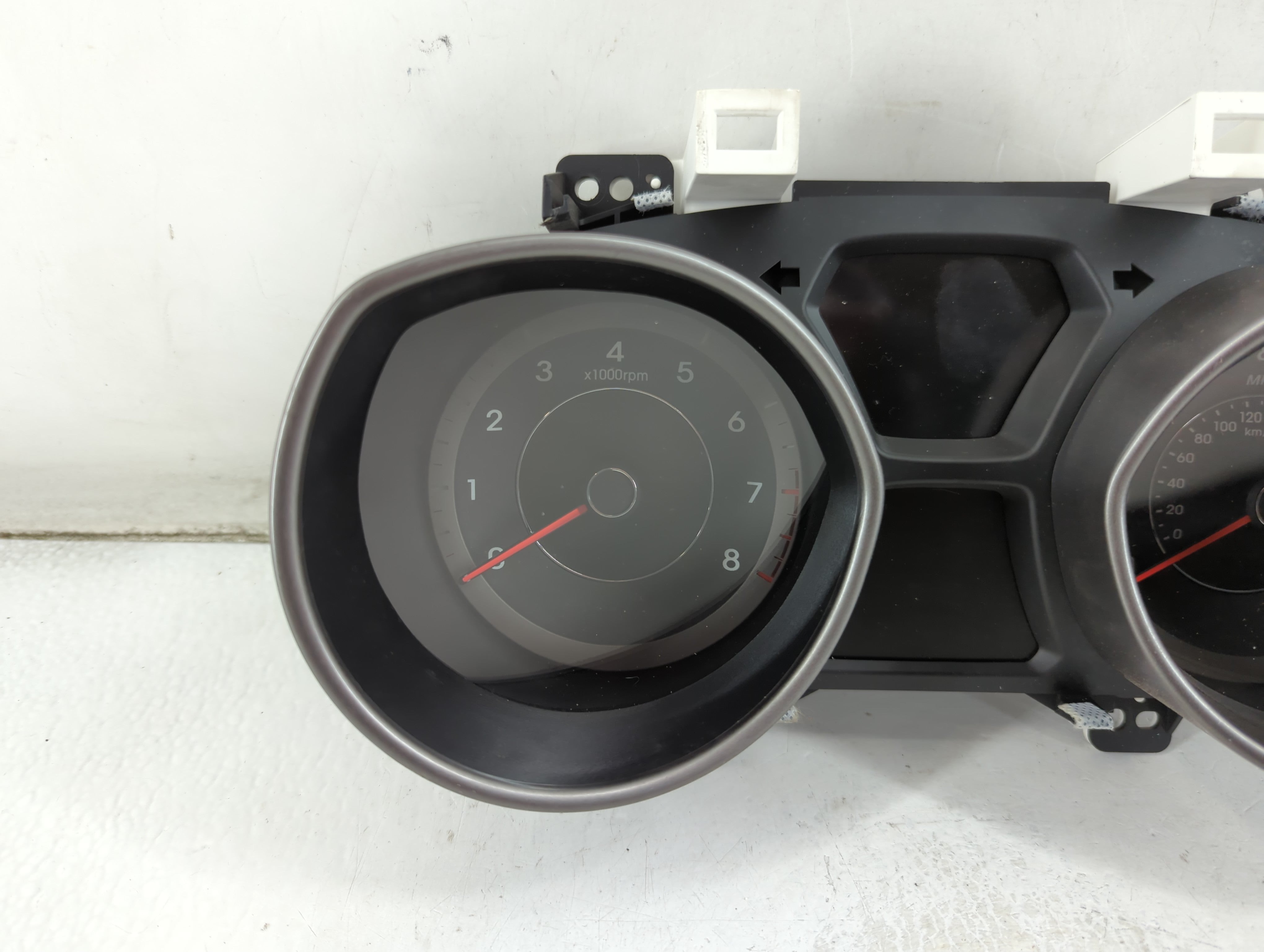 2014-2016 Hyundai Elantra Instrument Cluster Speedometer Gauges P/N:94004-3Y000 Fits Fits 2014 2015 2016 OEM Used Auto Parts - Oemusedautoparts1.com