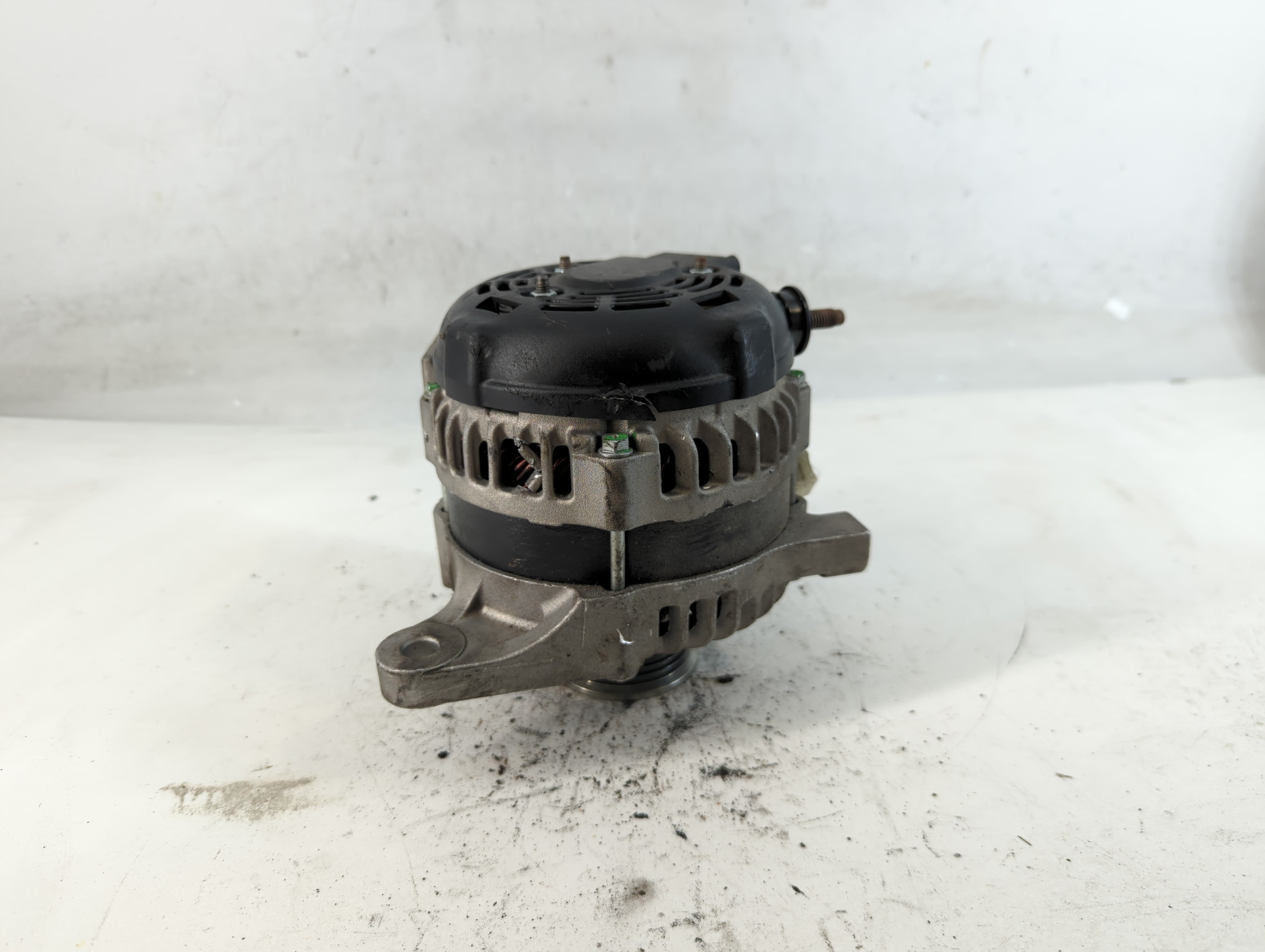 2008-2010 Chrysler Town & Country Alternator Replacement Generator Charging Assembly Engine OEM P/N:22203014 Fits OEM Used Auto Parts - Oemusedautoparts1.com