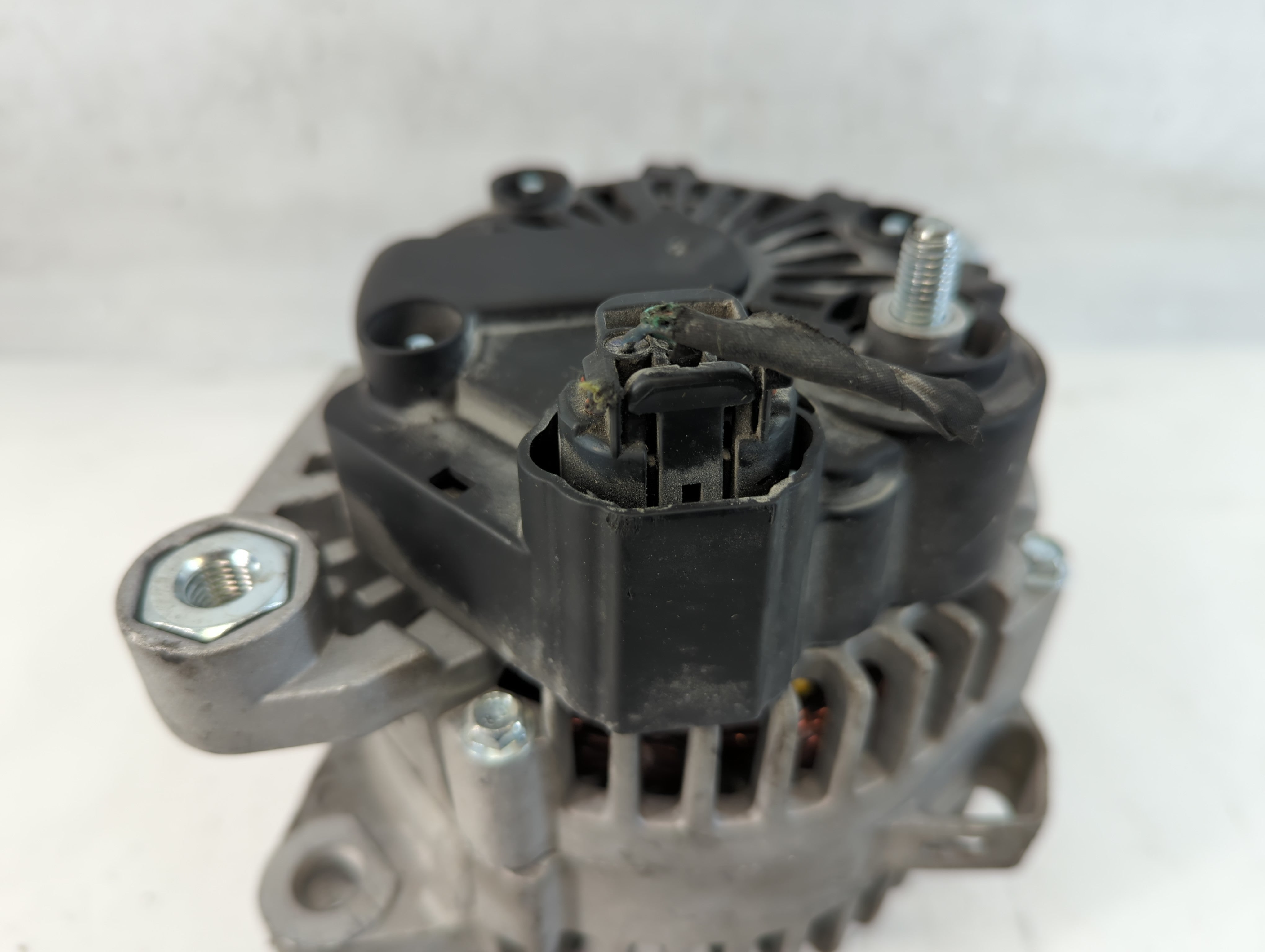 2010-2012 Hyundai Santa Fe Alternator Replacement Generator Charging Assembly Engine OEM P/N:37300-2G600 Fits OEM Used Auto Parts - Oemusedautoparts1.com