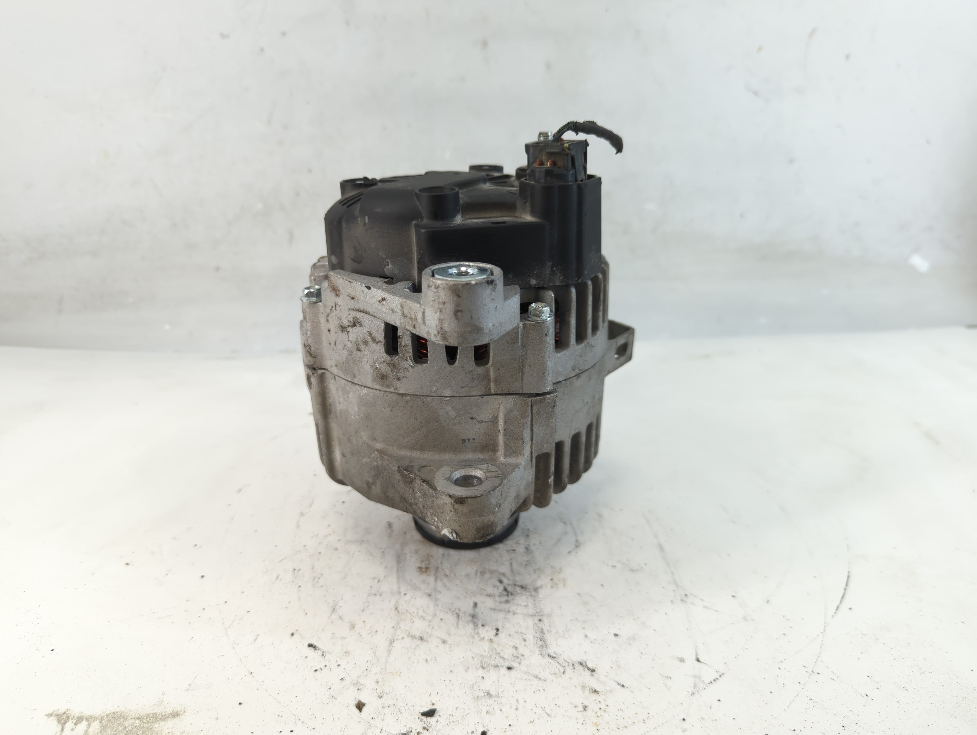 2010-2012 Hyundai Santa Fe Alternator Replacement Generator Charging Assembly Engine OEM P/N:37300-2G600 Fits OEM Used Auto Parts - Oemusedautoparts1.com