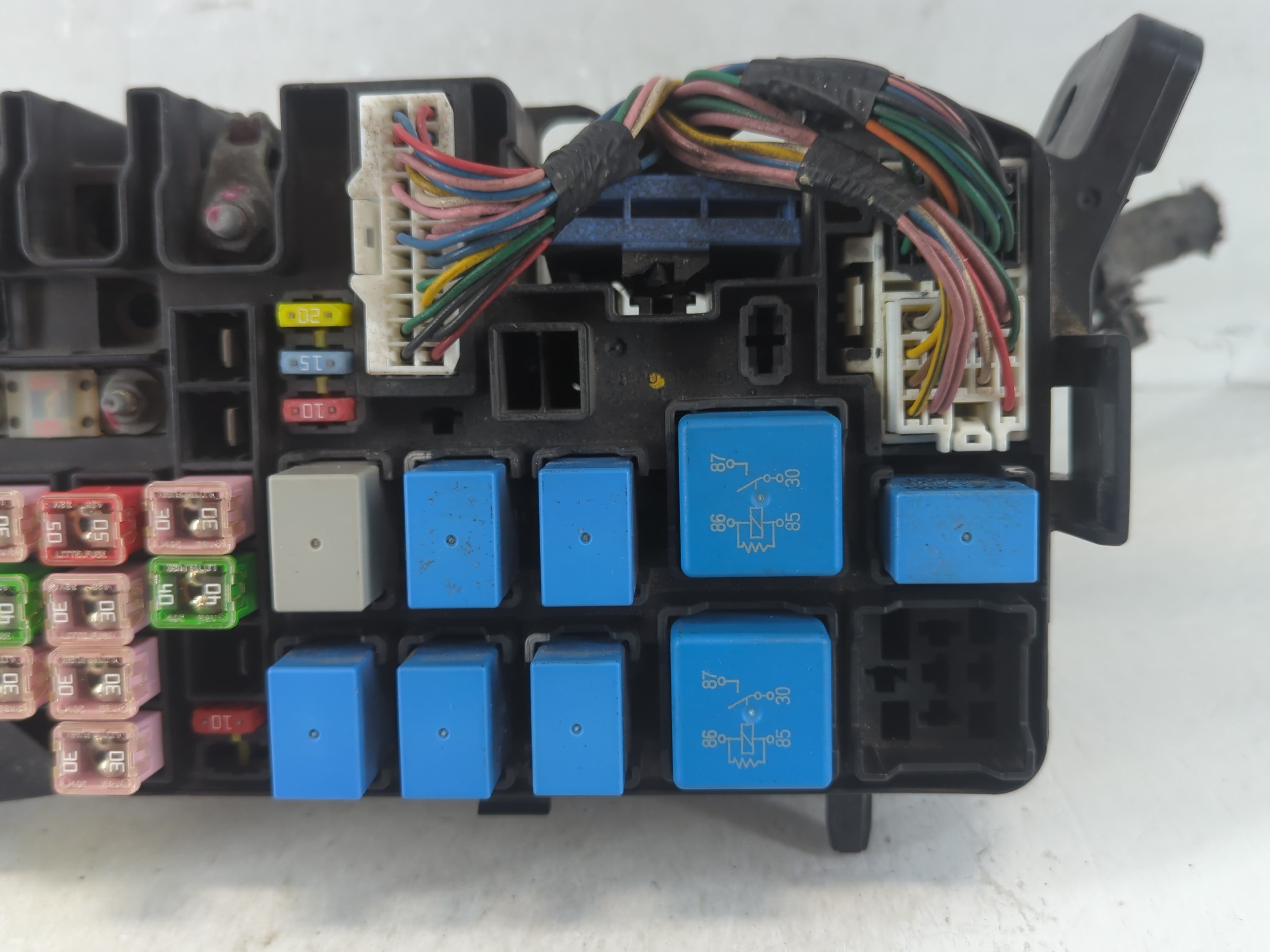 2006-2011 Hyundai Accent Fusebox Fuse Box Panel Relay Module P/N:91940-1E101 Fits Fits 2006 2007 2008 2009 2010 2011 OEM Used Auto Parts - Oemusedautoparts1.com