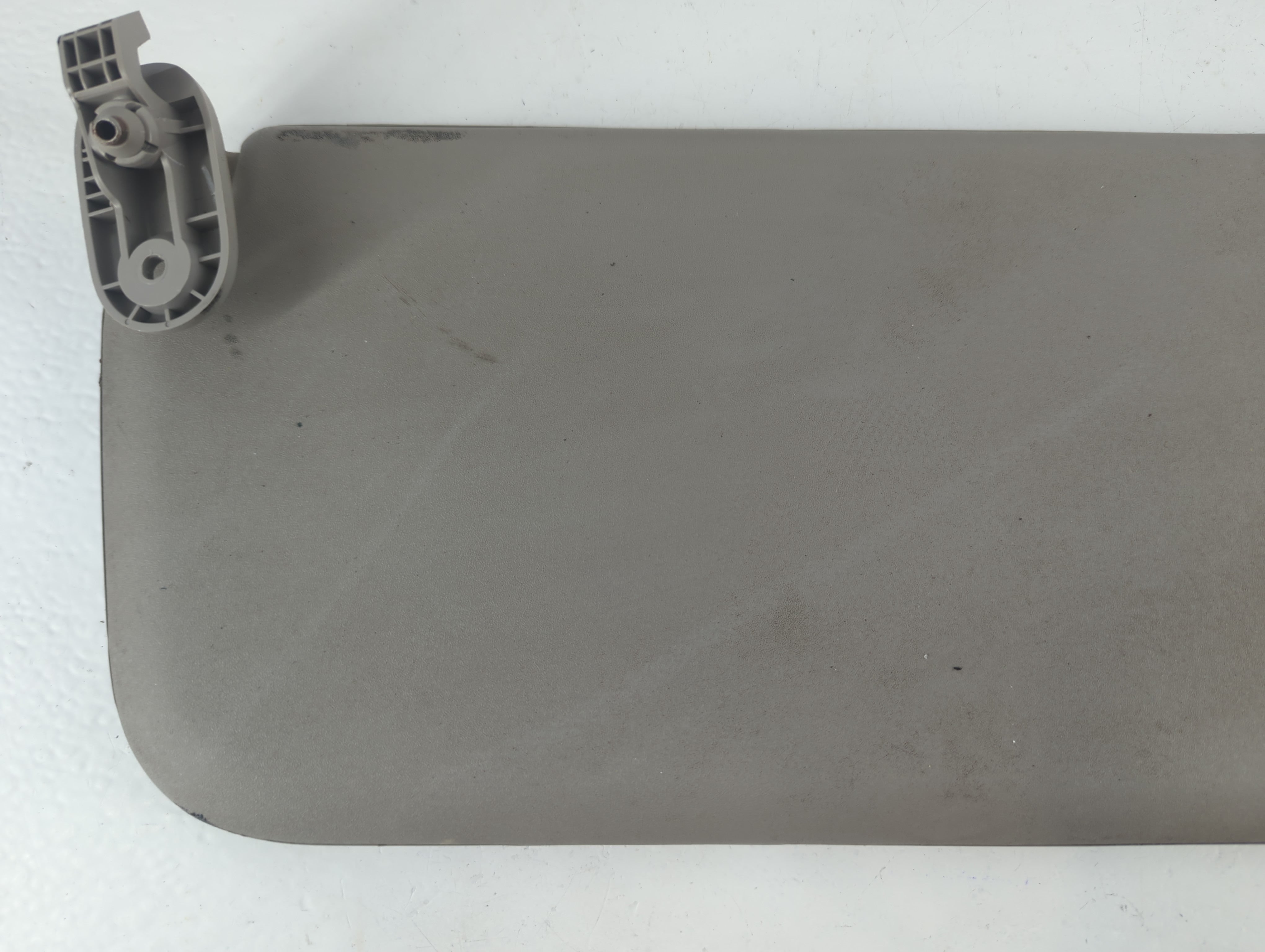 2015-2018 Chevrolet City Express Sun Visor Shade Replacement Passenger Right Mirror Fits Fits 2015 2016 2017 2018 OEM Used Auto Parts - Oemusedautoparts1.com