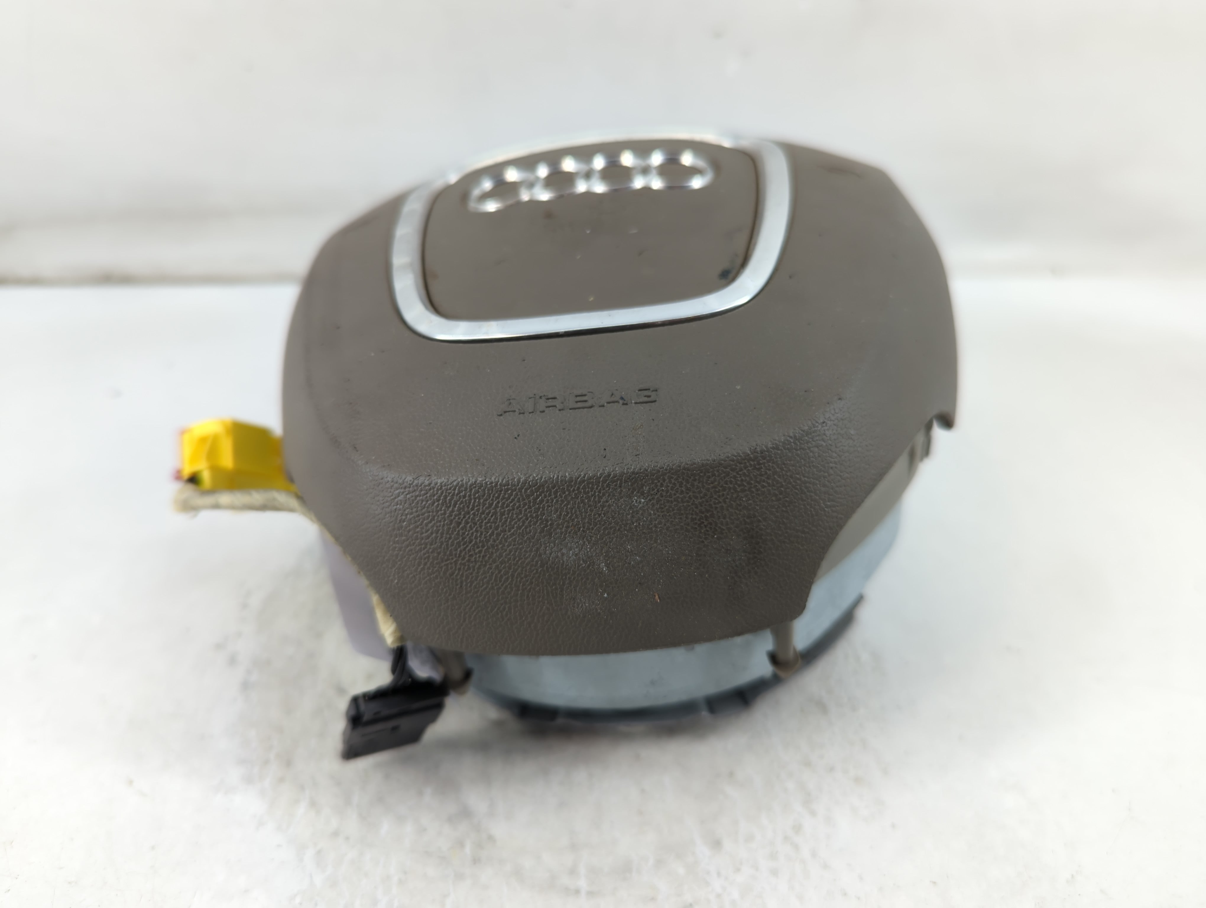 2006-2008 Audi A6 Air Bag Driver Left Steering Wheel Mounted P/N:245357 Fits Fits 2006 2007 2008 OEM Used Auto Parts - Oemusedautoparts1.com