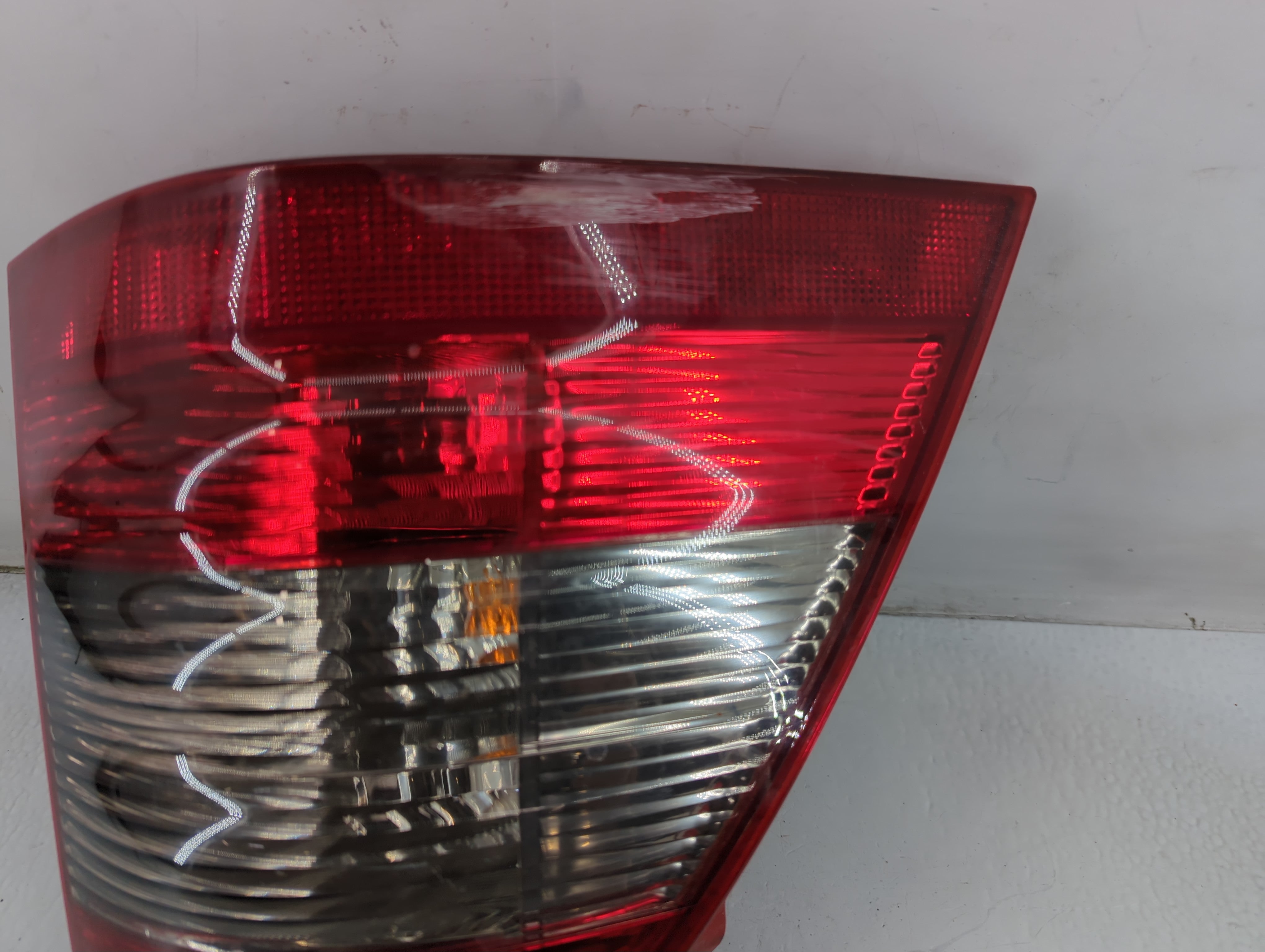 2003-2005 Mercedes-Benz Ml350 Tail Light Assembly Passenger Right OEM Fits Fits 2002 2003 2004 2005 OEM Used Auto Parts - Oemusedautoparts1.com