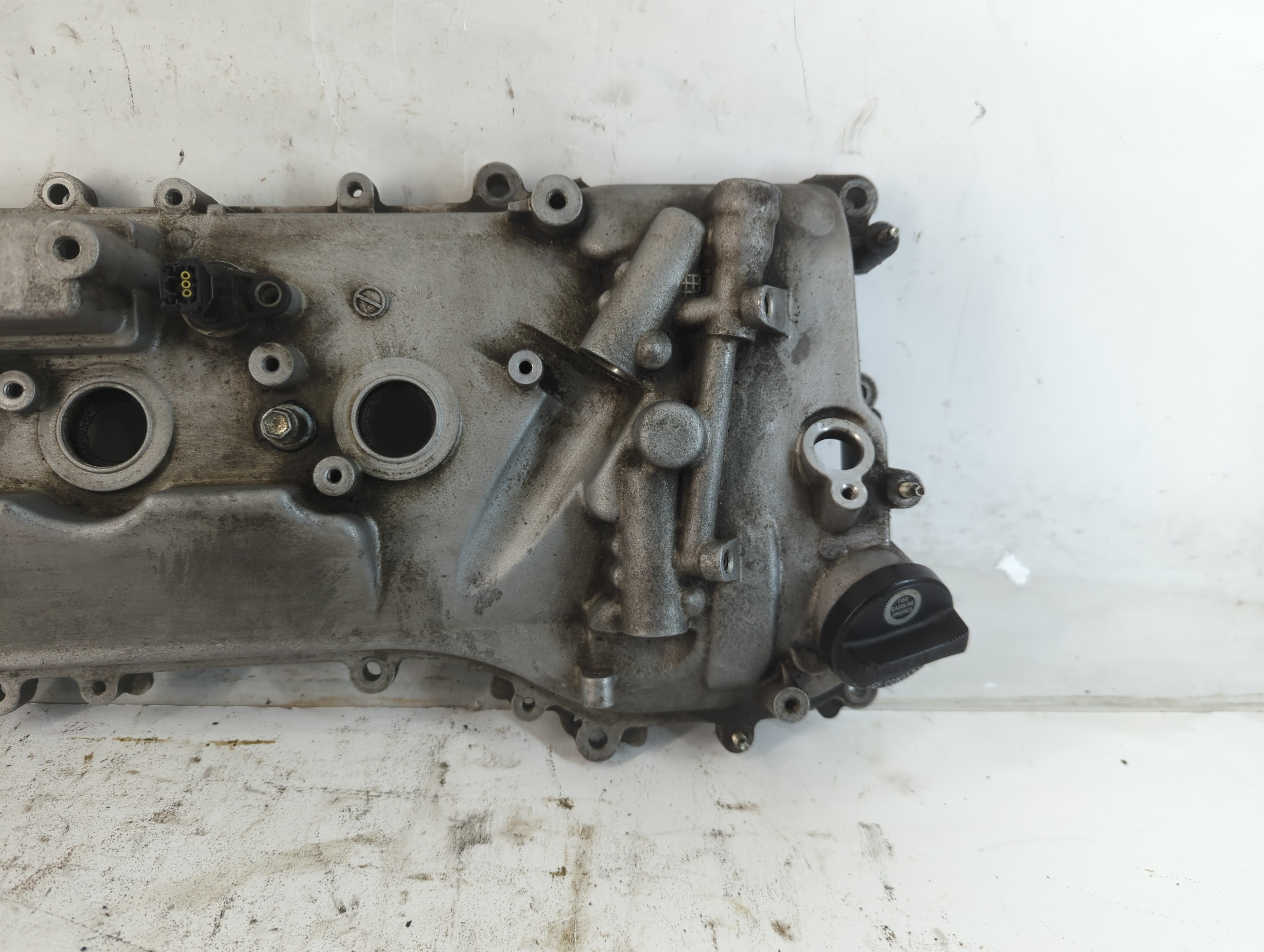 2009 Lexus Is350 Passenger Right Cylinder Head Valve Cover Fits OEM Used Auto Parts - Oemusedautoparts1.com