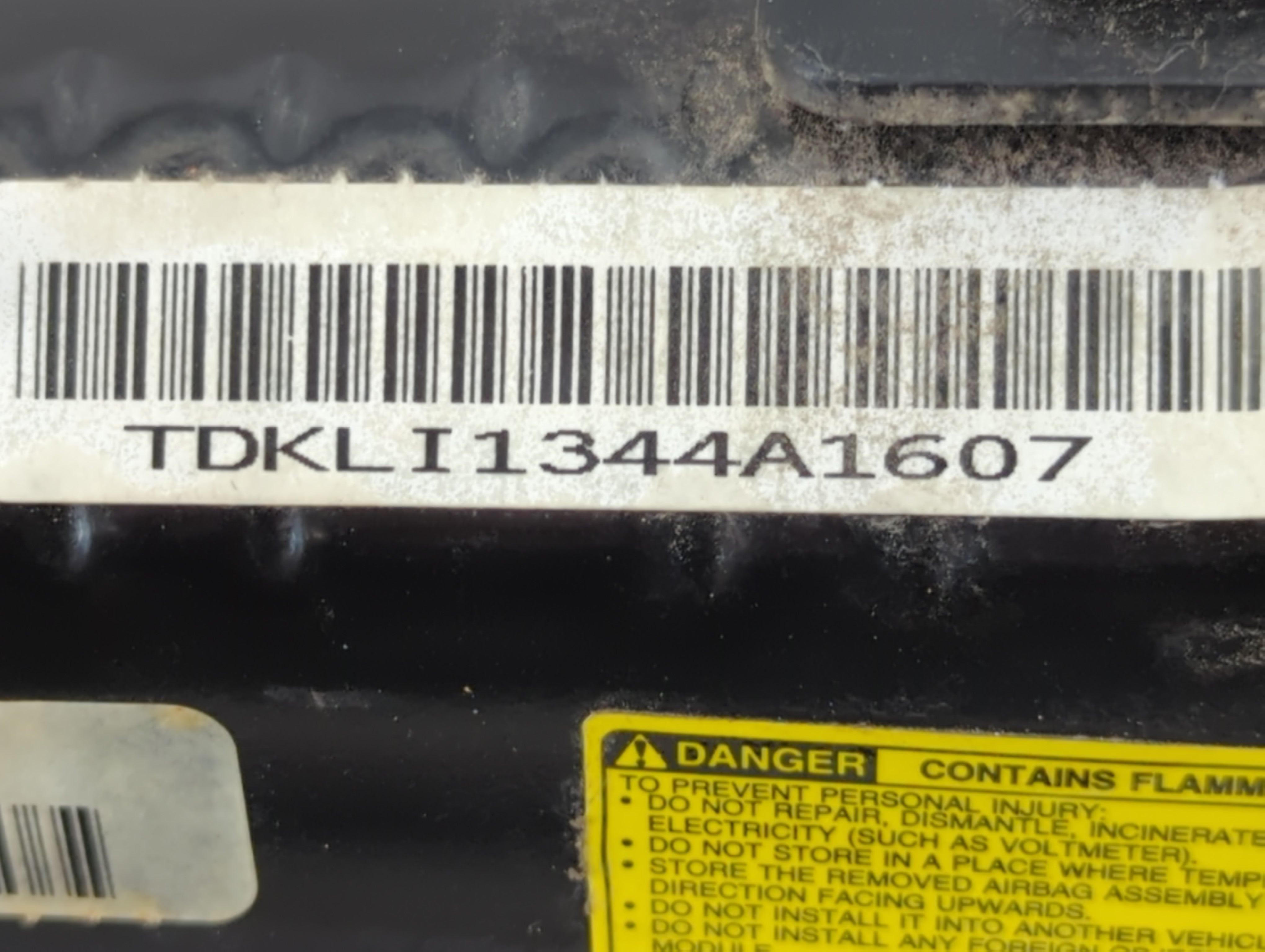 2014-2016 Chrysler Town & Country Air Bag Driver Left Knee OEM P/N:TDKLT134A1607 Fits Fits 2014 2015 2016 2017 2018 OEM Used Auto Parts - Oemusedautoparts1.com