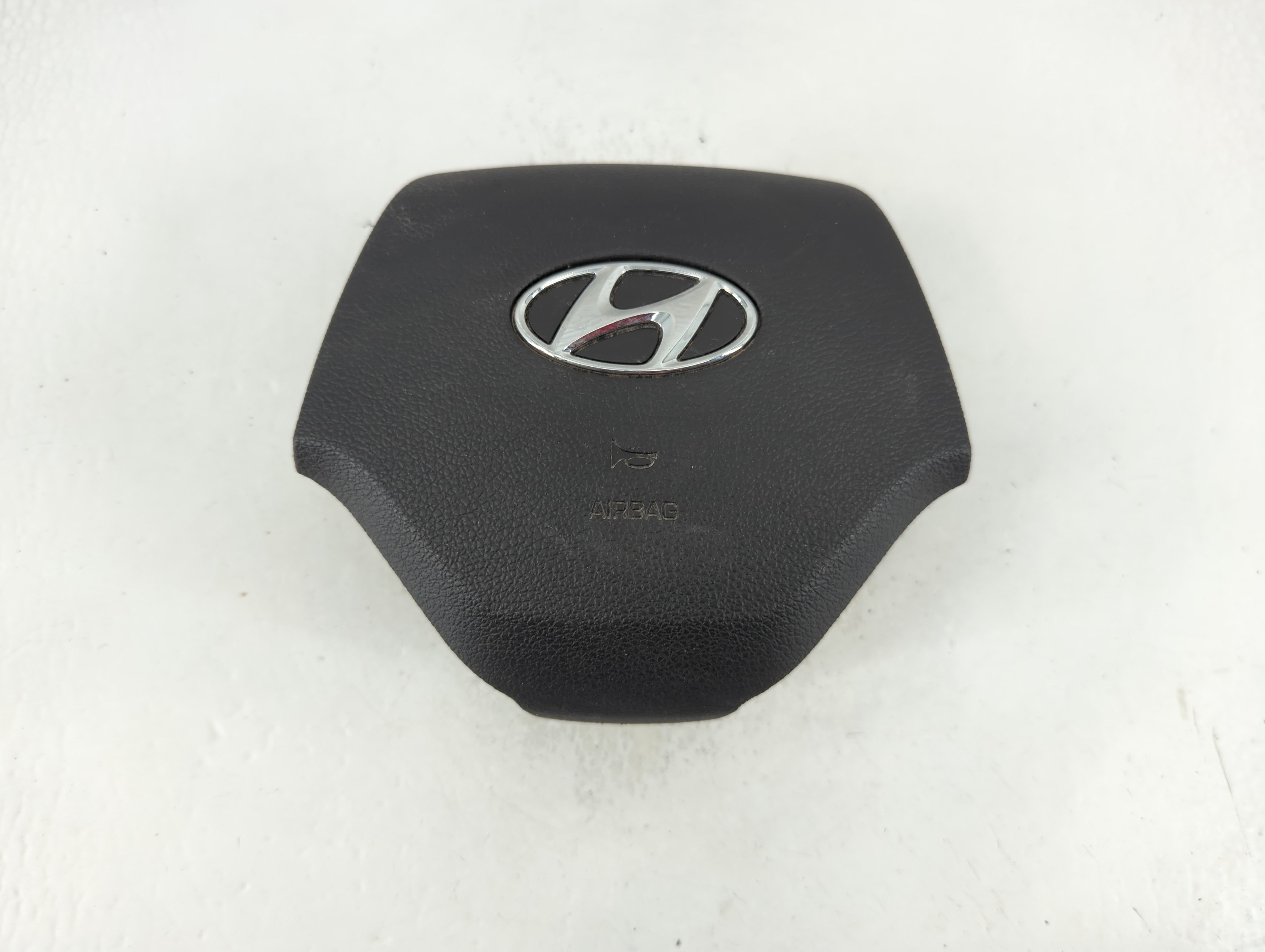 2016-2021 Hyundai Tucson Air Bag Driver Left Steering Wheel Mounted P/N:27C 67G Fits Fits 2016 2017 2018 2019 2020 2021 OEM Used Auto Parts - Oemusedautoparts1.com