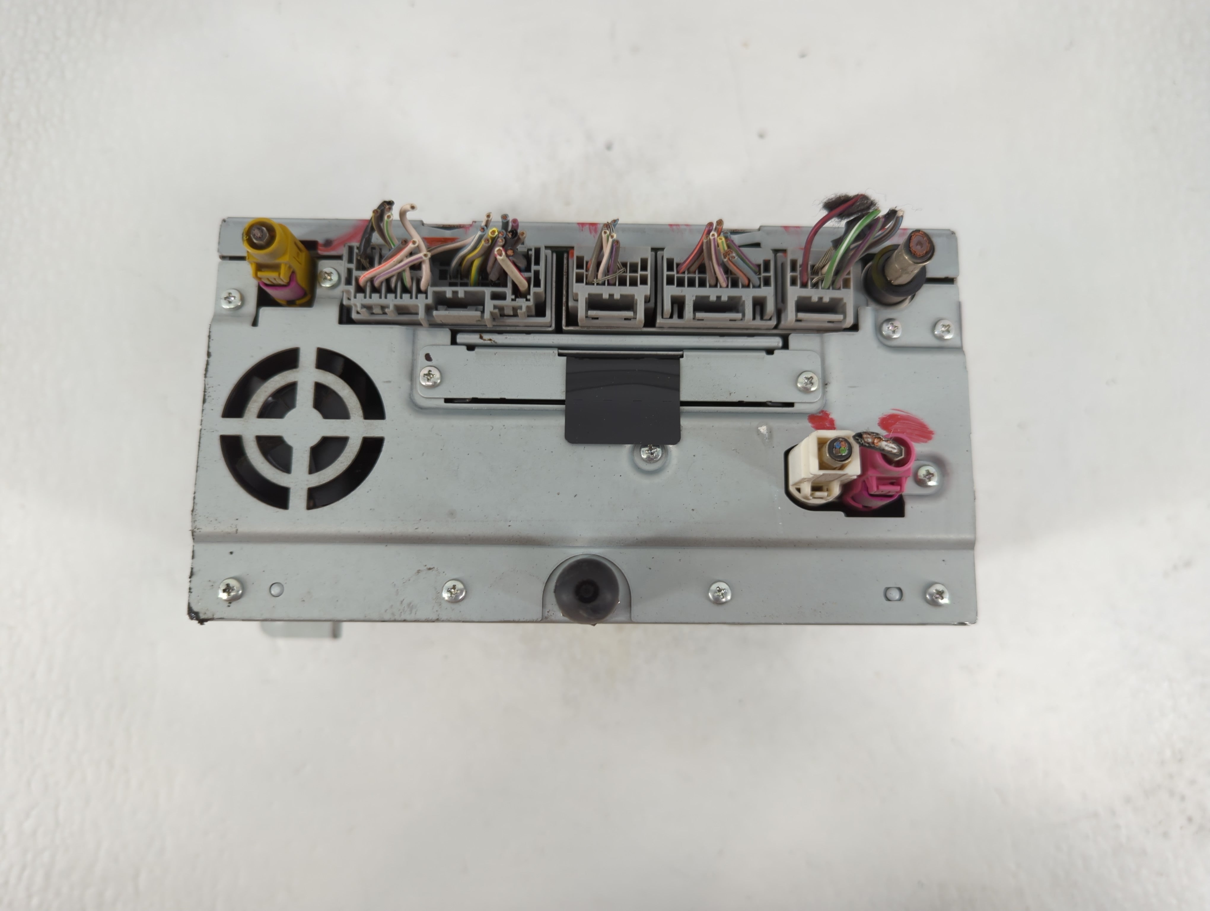 2012 Ford Fusion Radio AM FM Cd Player Receiver Replacement P/N:F16303823720412 QX3823UA Fits OEM Used Auto Parts - Oemusedautoparts1.com