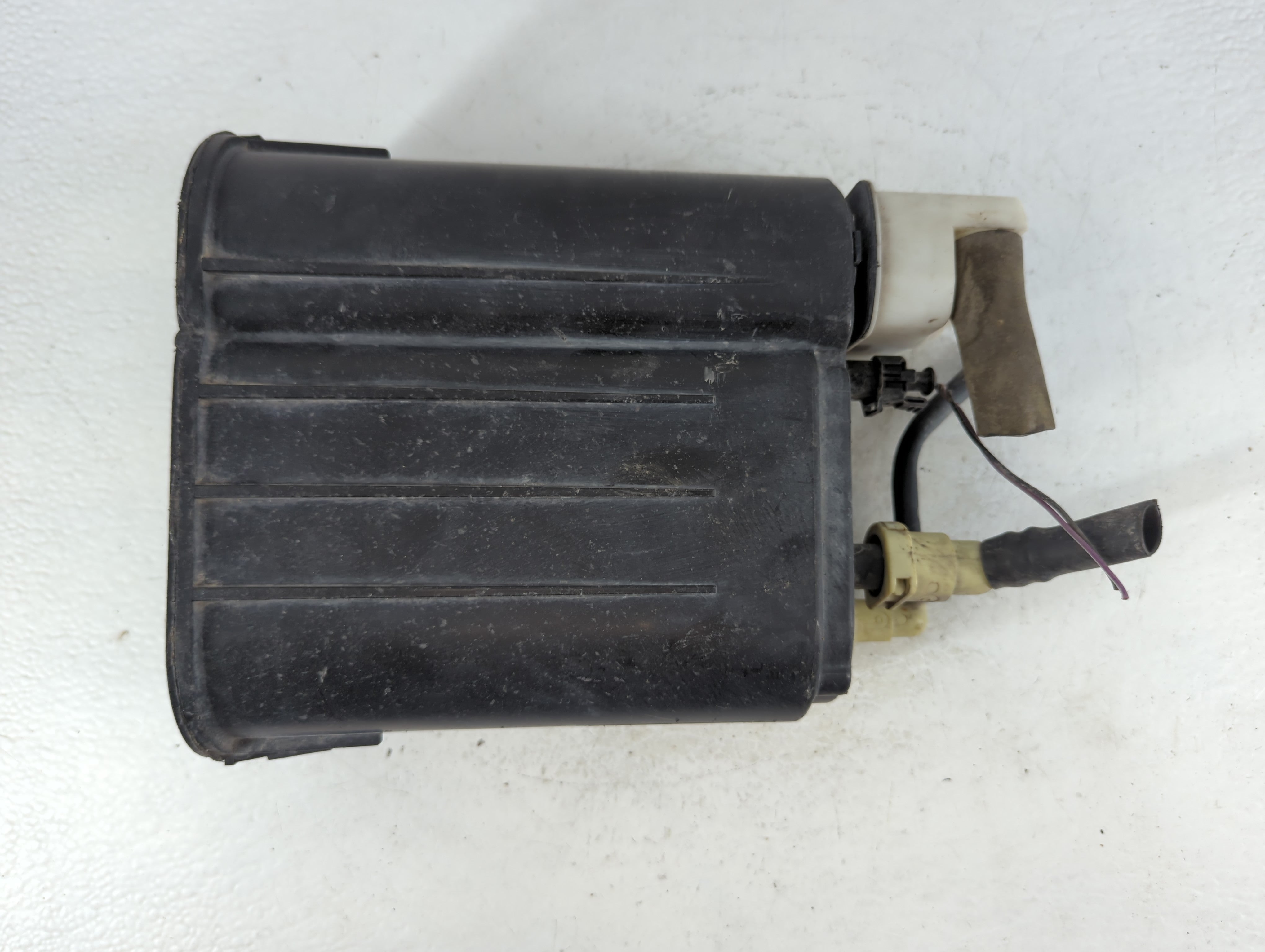 2013 Chrysler 200 Fuel Vapor Charcoal Canister - Oemusedautoparts1.com