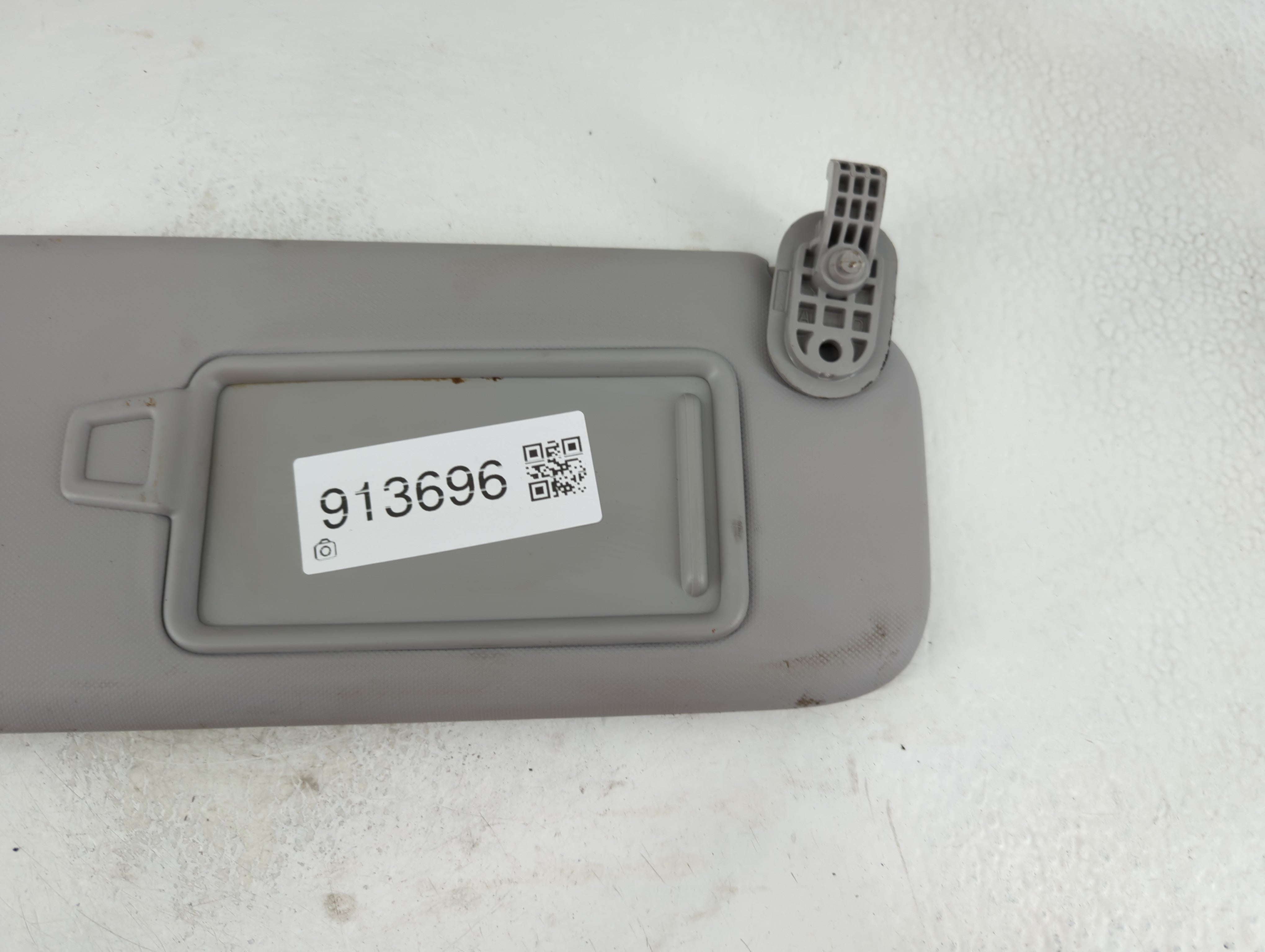 2017-2020 Hyundai Elantra Sun Visor Shade Replacement Passenger Right Mirror Fits Fits 2017 2018 2019 2020 OEM Used Auto Parts - Oemusedautoparts1.com