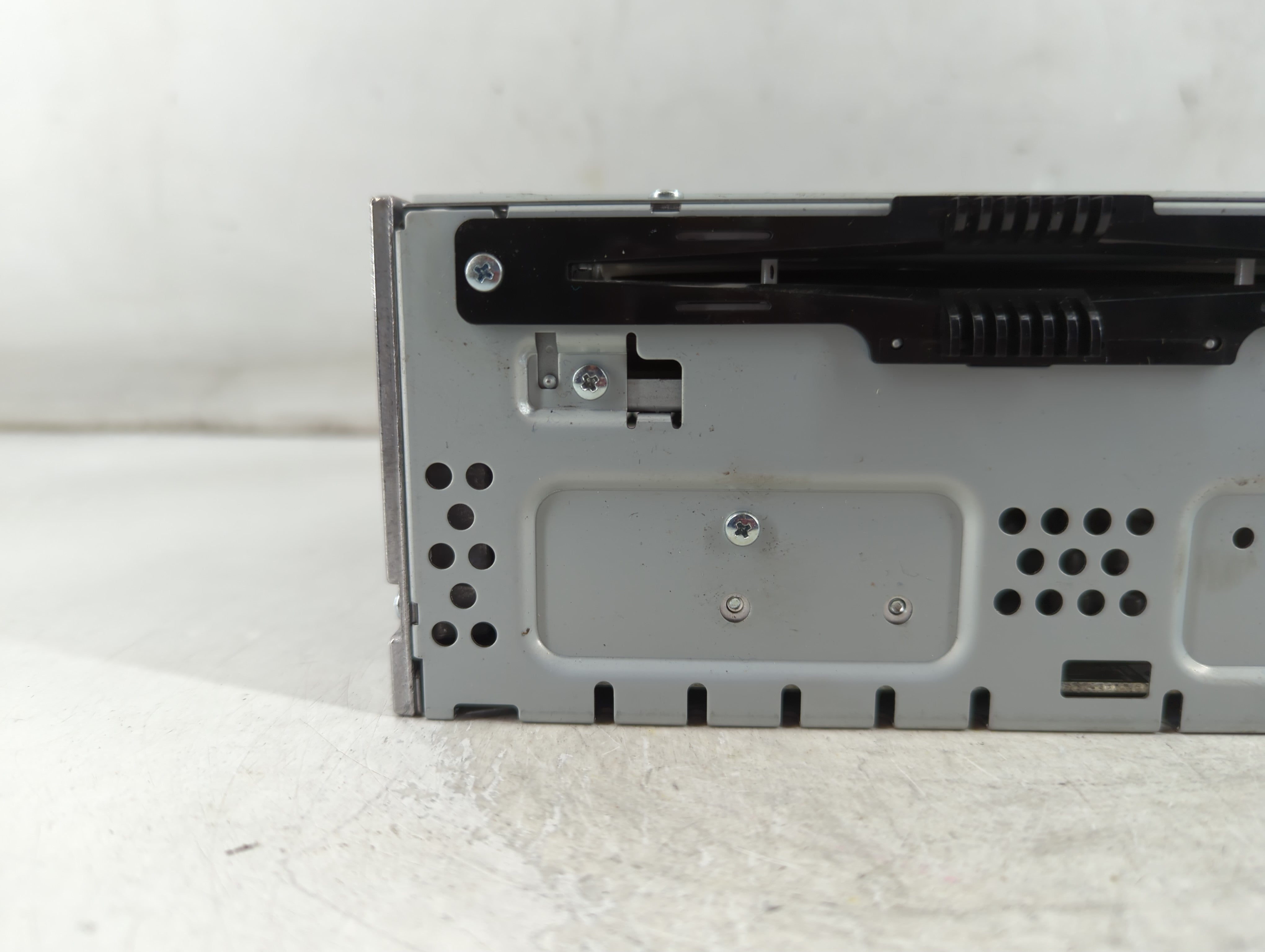 2016 Ford Fusion Radio AM FM Cd Player Receiver Replacement P/N:CQ-CJ15N04MA Fits OEM Used Auto Parts - Oemusedautoparts1.com
