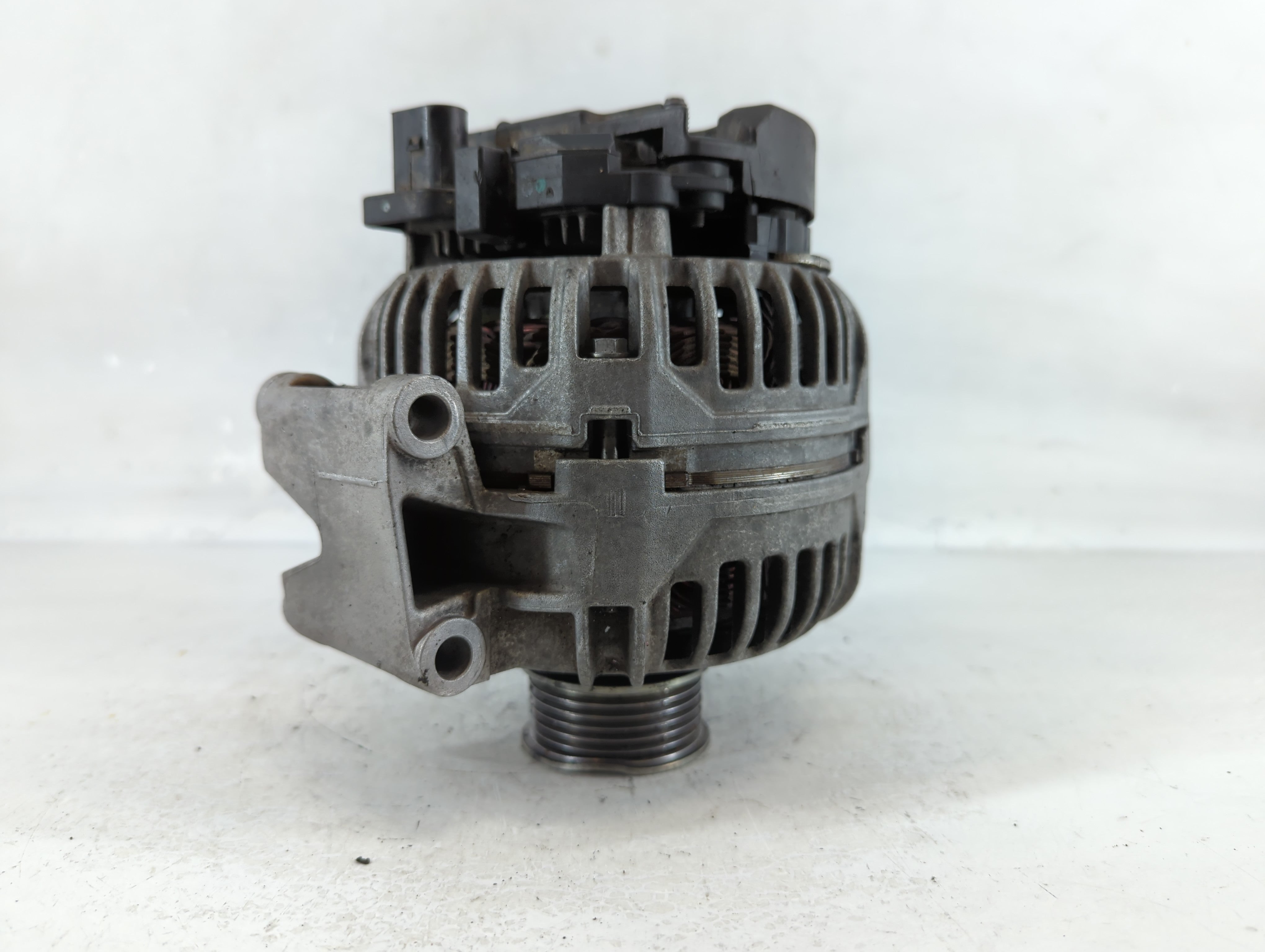 2009-2017 Volkswagen Cc Alternator Replacement Generator Charging Assembly Engine OEM P/N:06B 903 016AB Fits OEM Used Auto Parts - Oemusedautoparts1.com