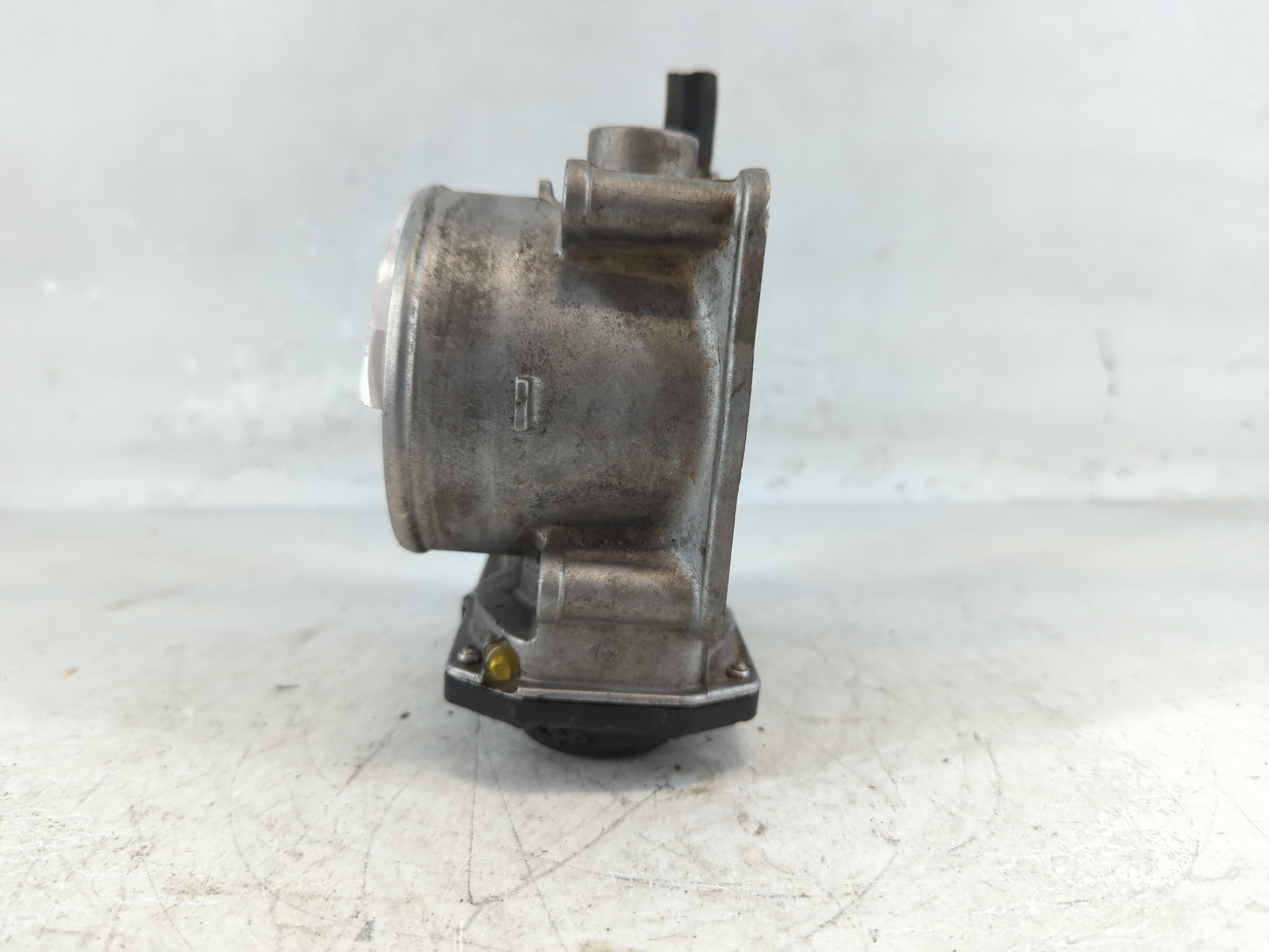 2004-2012 Nissan Titan Throttle Body P/N:16119 7S000 A Fits Fits 2004 2005 2006 2007 2008 2009 2010 2011 2012 2013 2014 OEM Used Auto Parts - Oemusedautoparts1.com