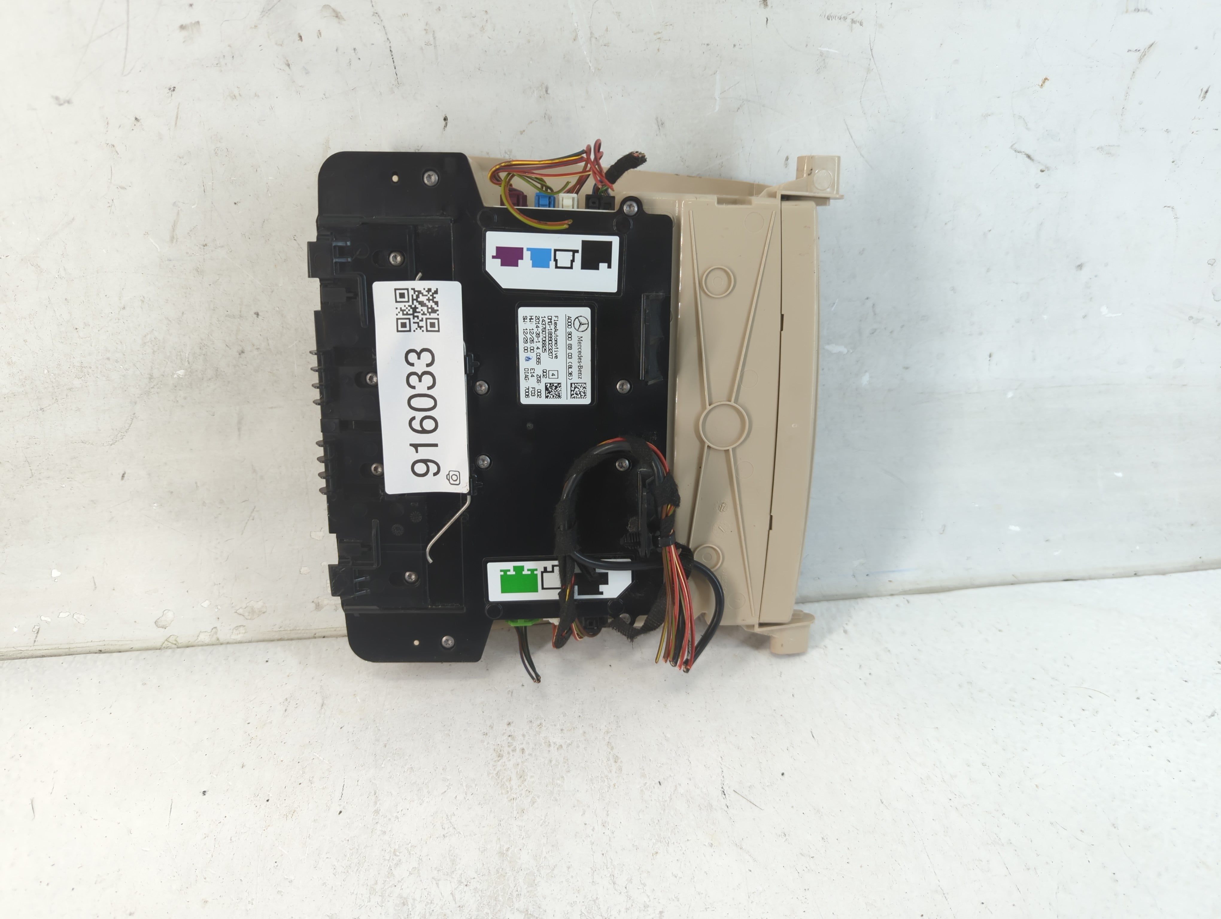 2015 Mercedes-benz Gla250 Overhead Roof Console - Oemusedautoparts1.com