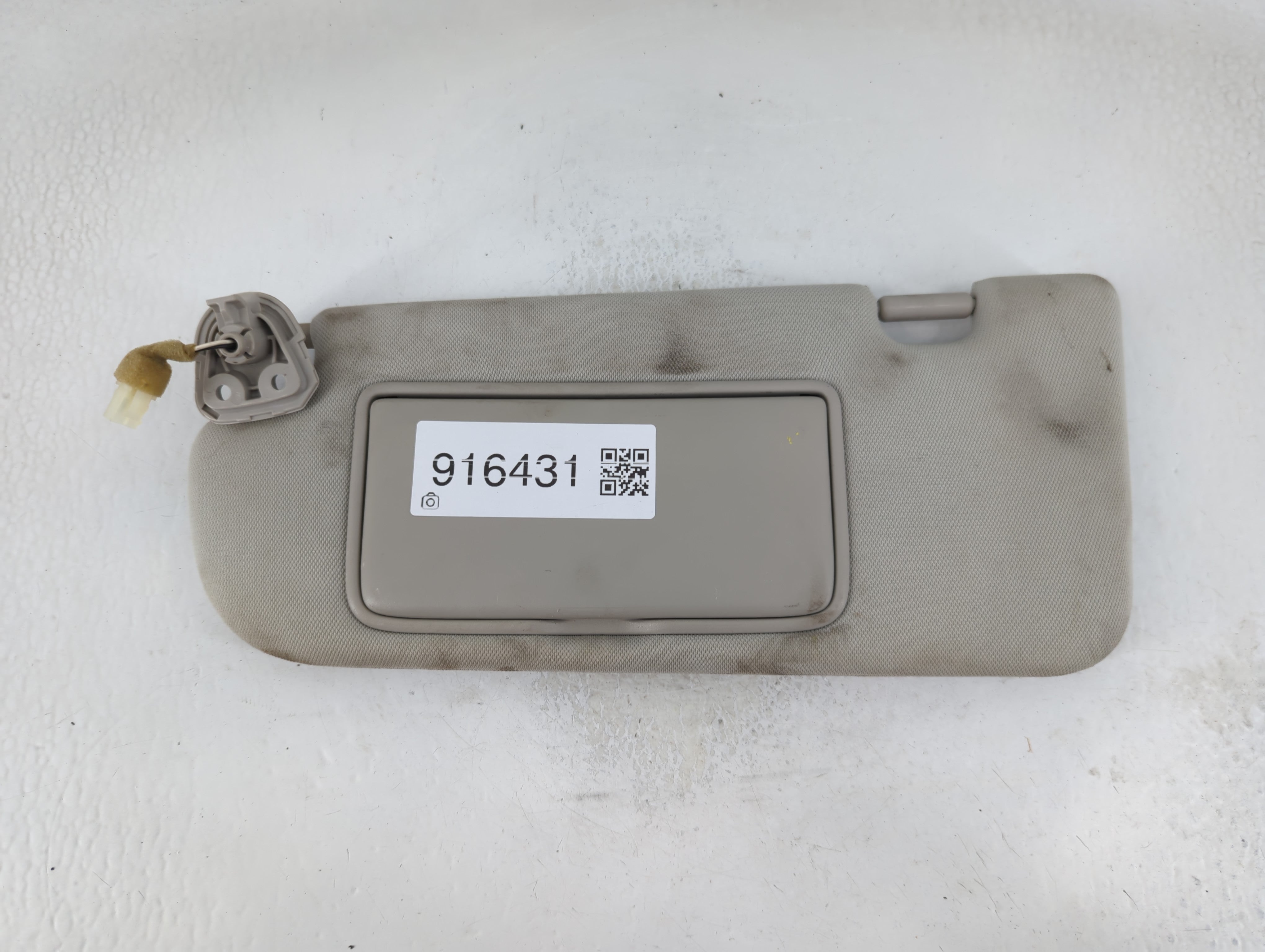 2014-2020 Infiniti Q50 Sun Visor Shade Replacement Driver Left Mirror Fits Fits 2014 2015 2016 2017 2018 2019 2020 OEM Used Auto Parts - Oemusedautoparts1.com