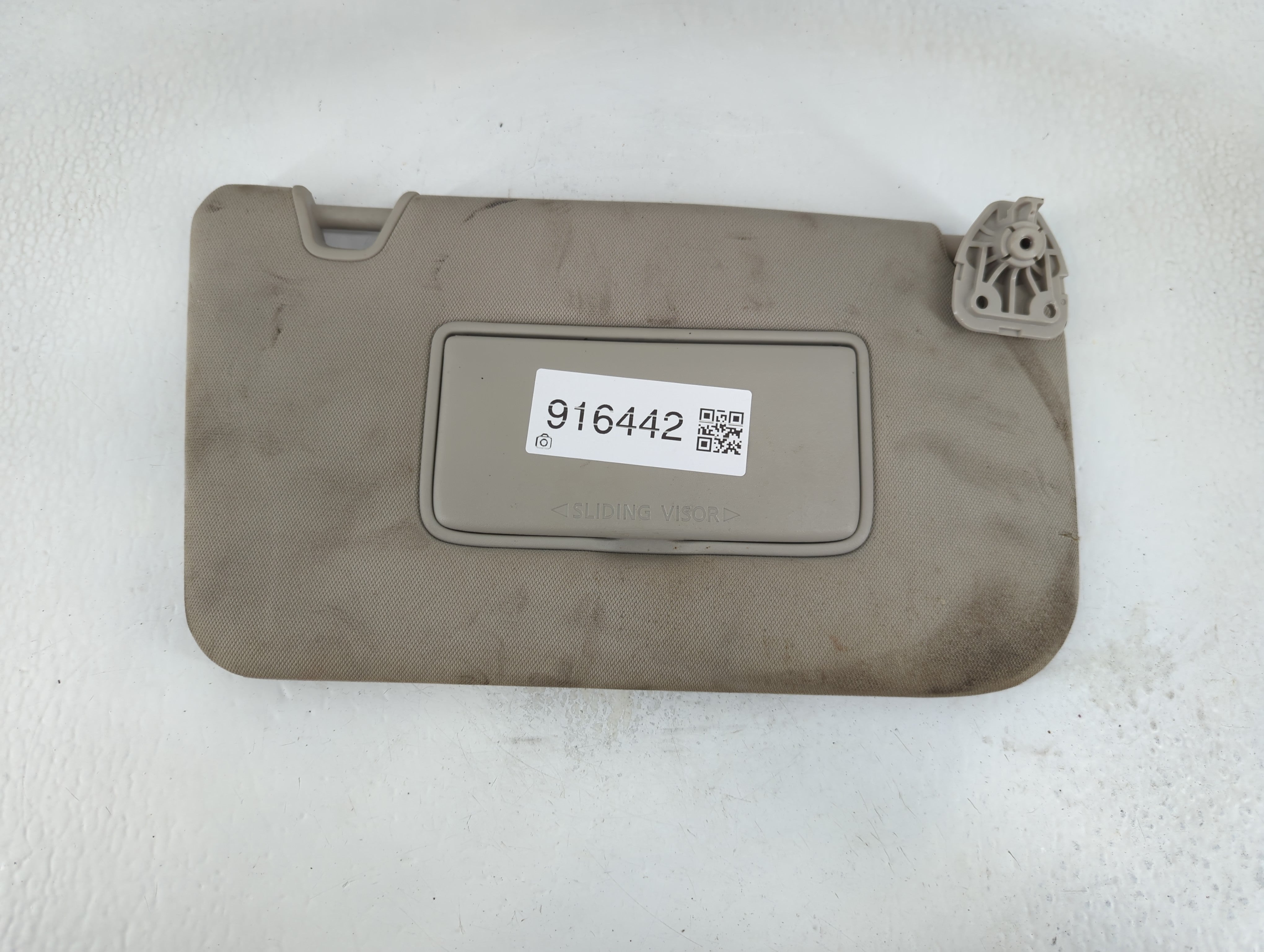 2018-2020 Nissan Rogue Sun Visor Shade Replacement Driver Left Mirror Fits Fits 2018 2019 2020 OEM Used Auto Parts - Oemusedautoparts1.com