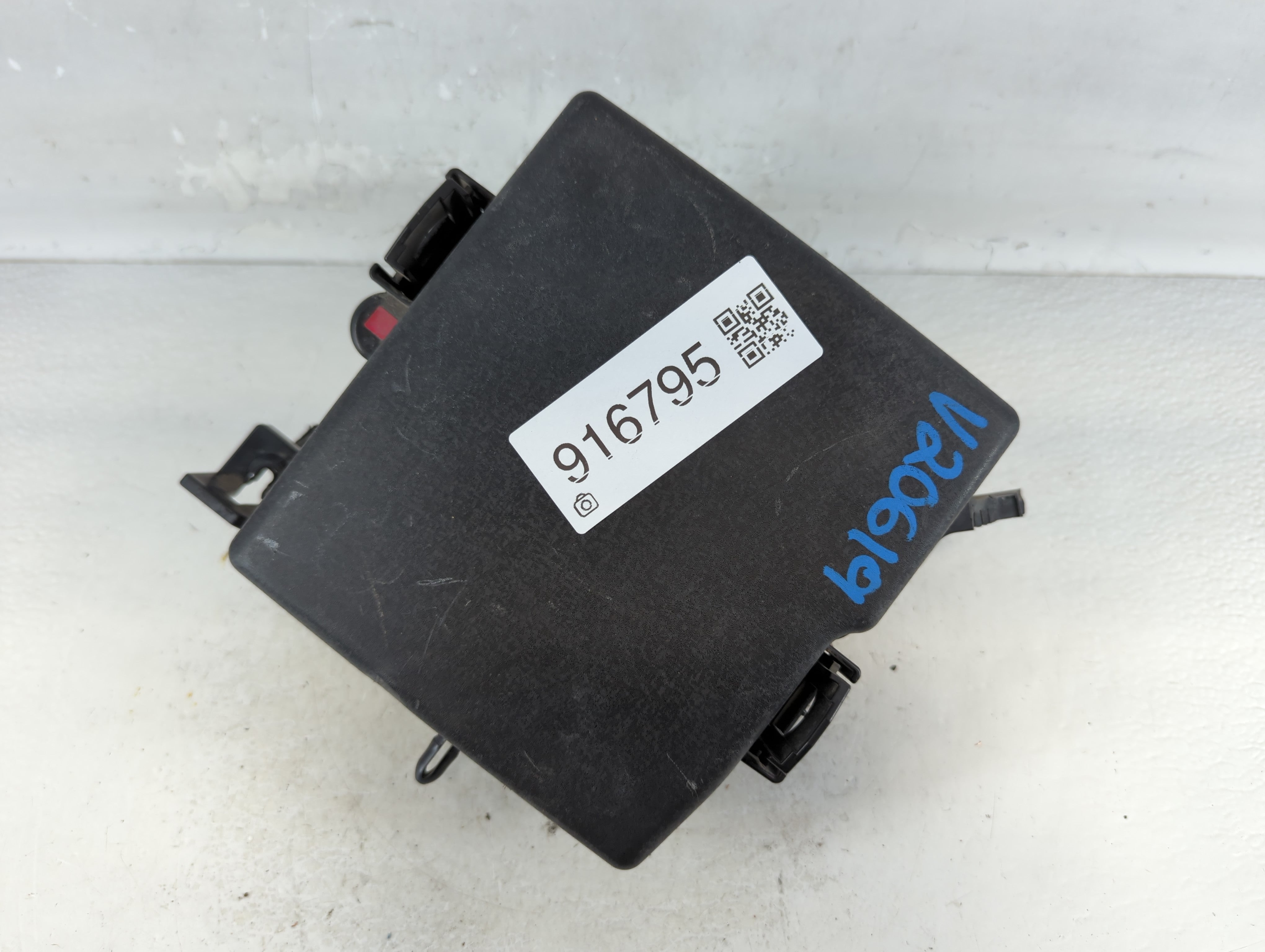 2017-2019 Hyundai Santa Fe Fusebox Fuse Box Panel Relay Module P/N:91310 B8730 Fits Fits 2017 2018 2019 OEM Used Auto Parts - Oemusedautoparts1.com