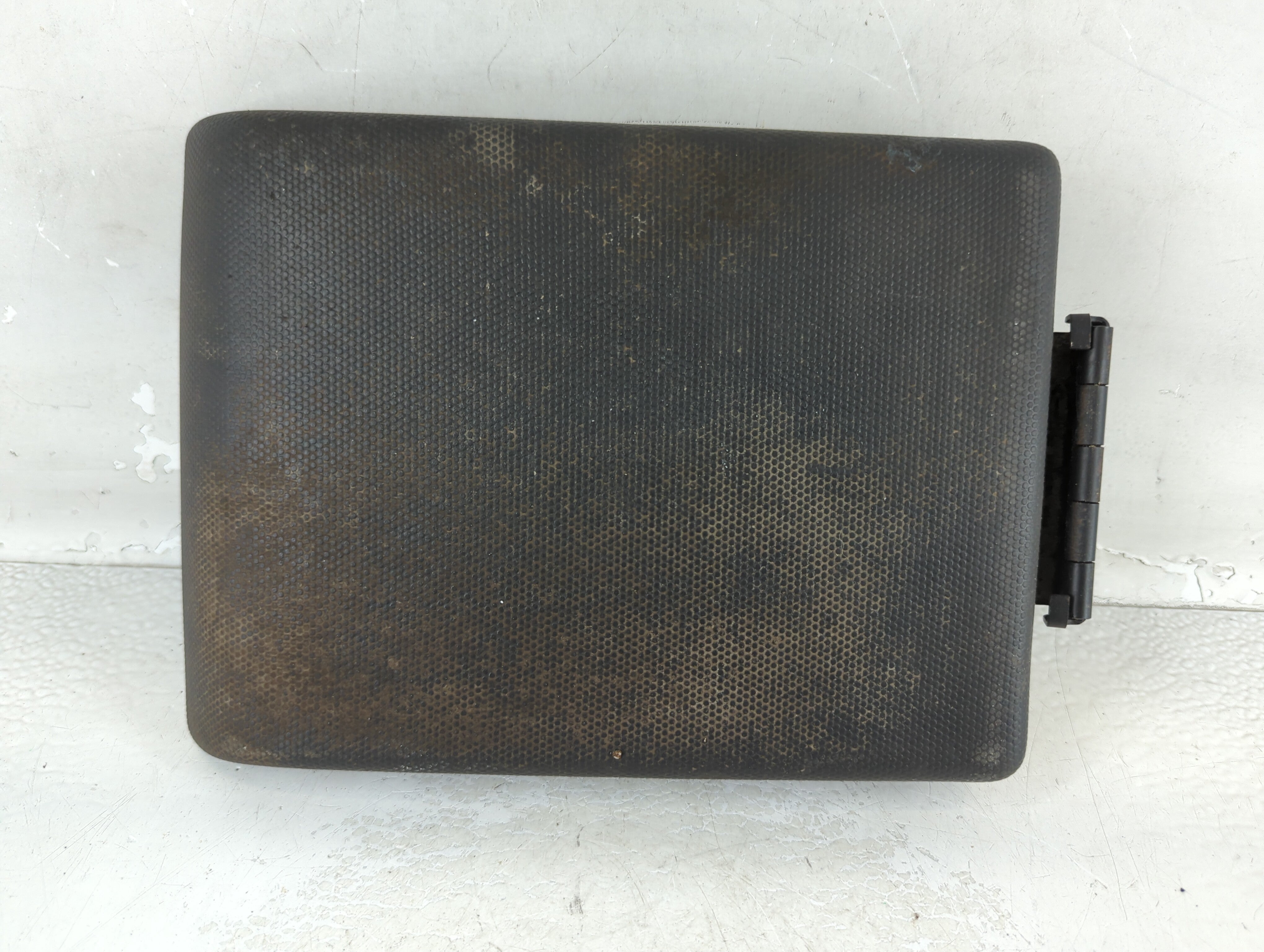 2008-2012 Ford Escape Center Console Armrest Cover Lid Fits Fits 2008 2009 2010 2011 2012 OEM Used Auto Parts - Oemusedautoparts1.com