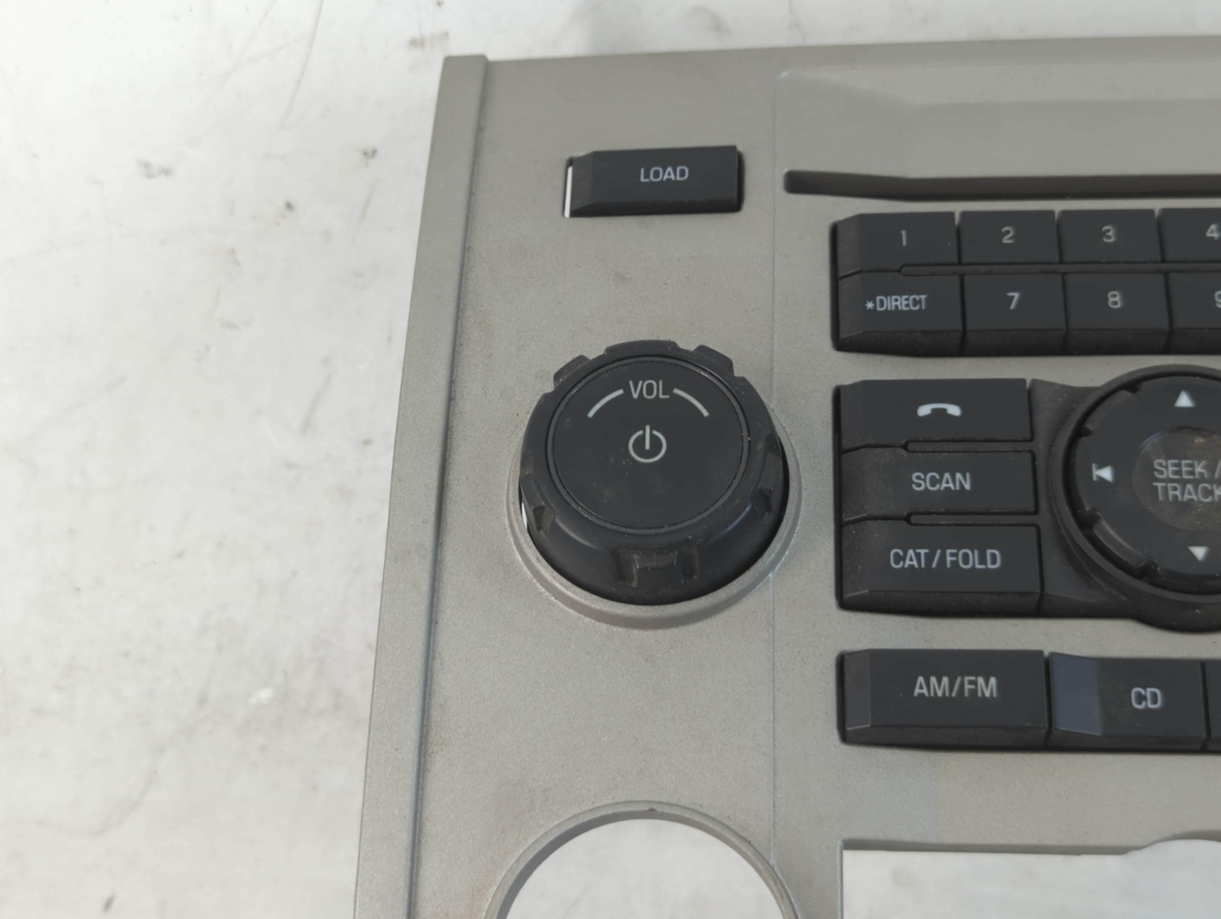 2009-2012 Ford Escape Radio AM FM Cd Player Receiver Replacement P/N:9L8T-18A802-BB Fits Fits 2009 2010 2011 2012 OEM Used Auto Parts - Oemusedautoparts1.com