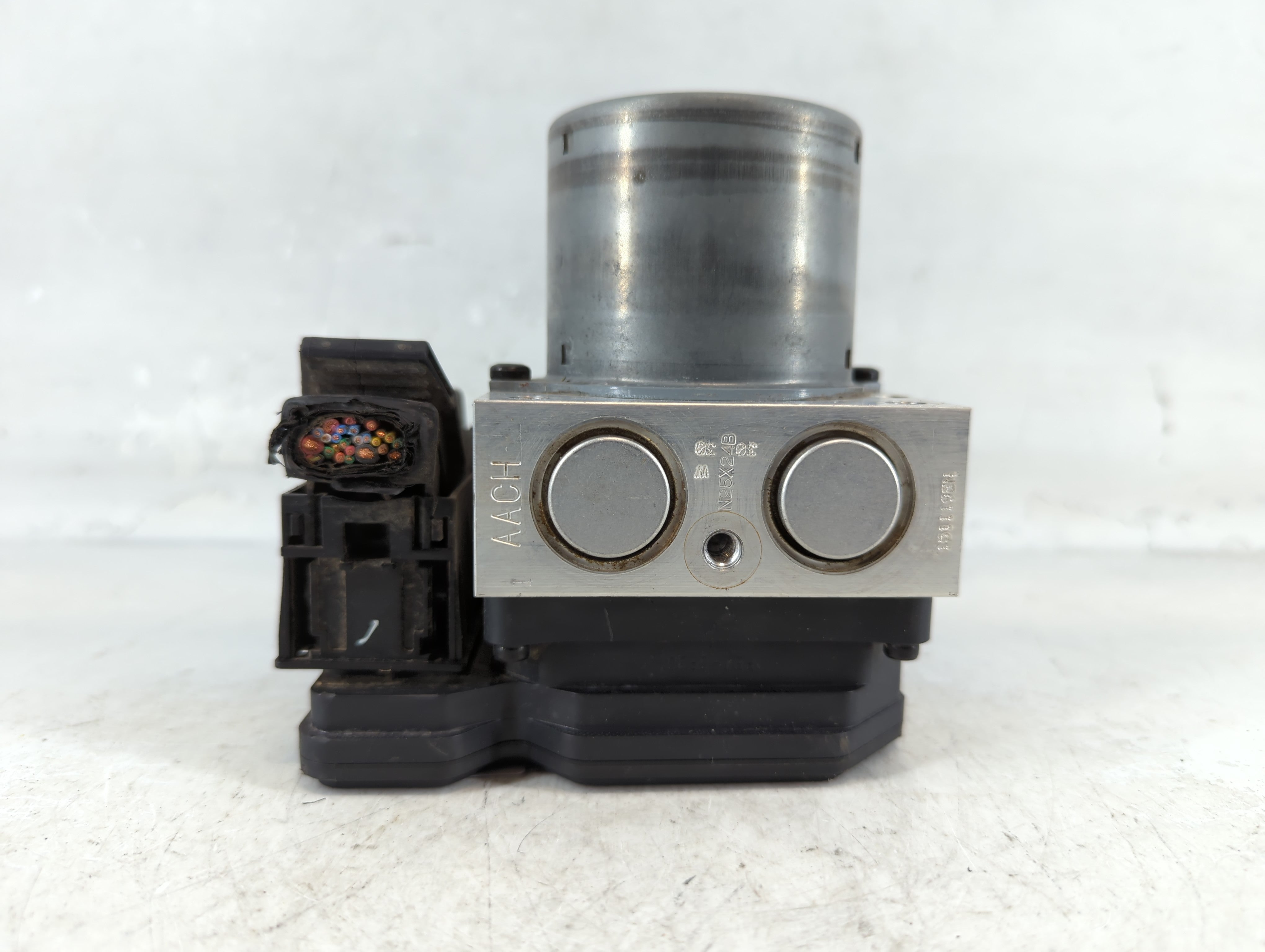 2015-2017 Hyundai Veloster ABS Pump Control Module Replacement P/N:58920-2V480 Fits Fits 2015 2016 2017 OEM Used Auto Parts - Oemusedautoparts1.com