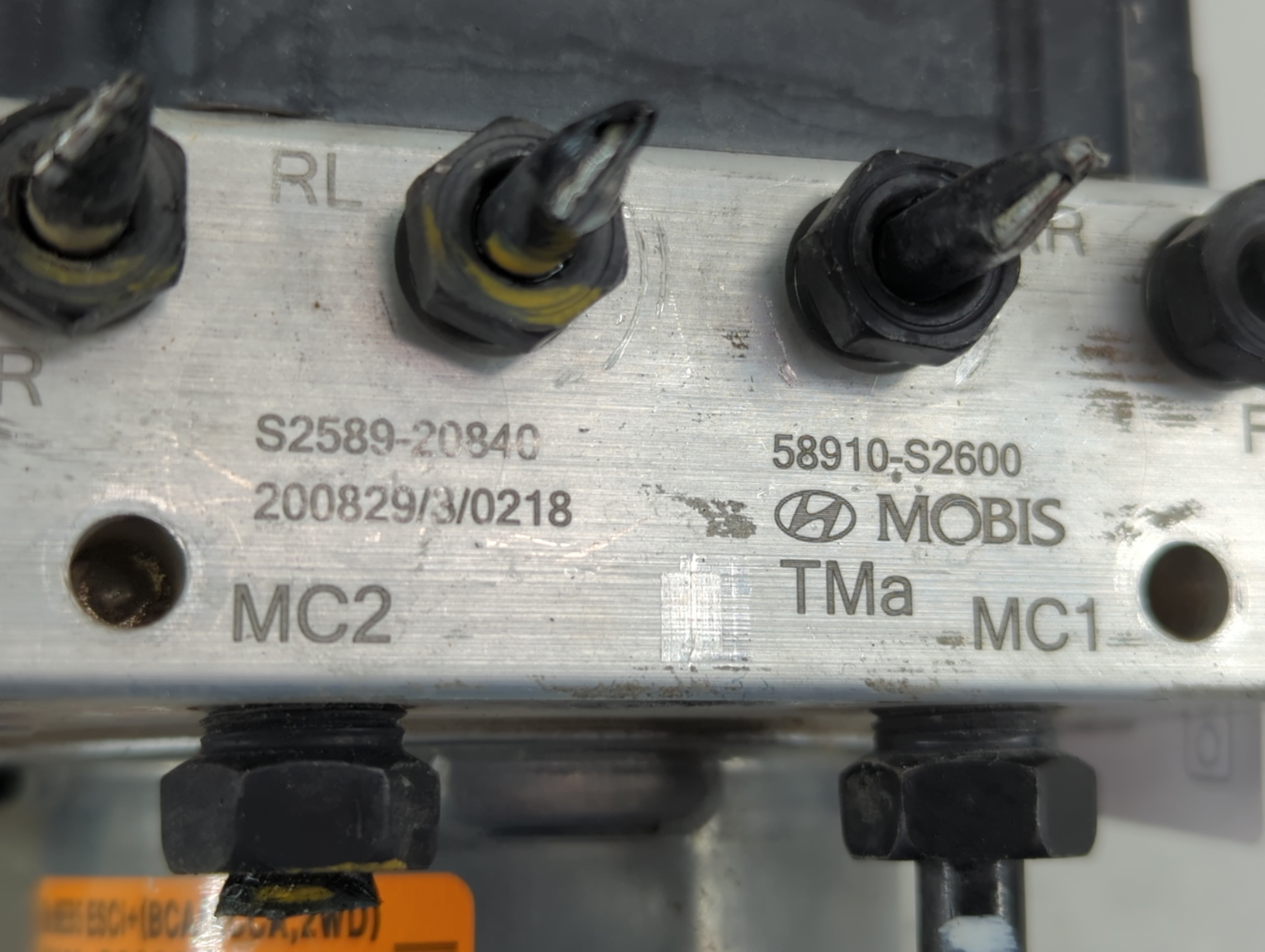 2019-2020 Hyundai Santa Fe ABS Pump Control Module Replacement P/N:58910-S2600 Fits Fits 2019 2020 OEM Used Auto Parts - Oemusedautoparts1.com