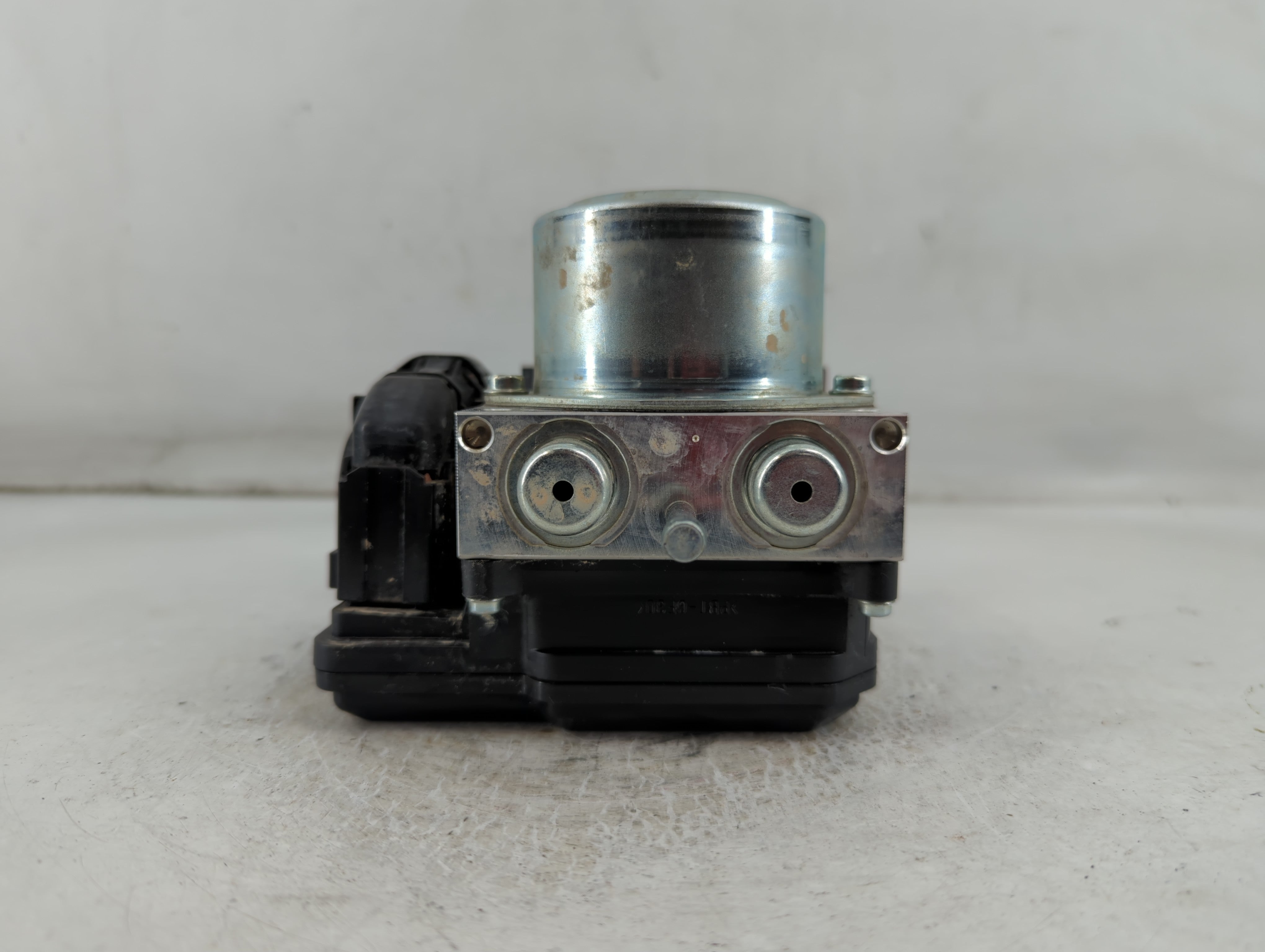 2012-2014 Nissan Juke ABS Pump Control Module Replacement P/N:26170873 TD8405 Fits Fits 2012 2013 2014 OEM Used Auto Parts - Oemusedautoparts1.com