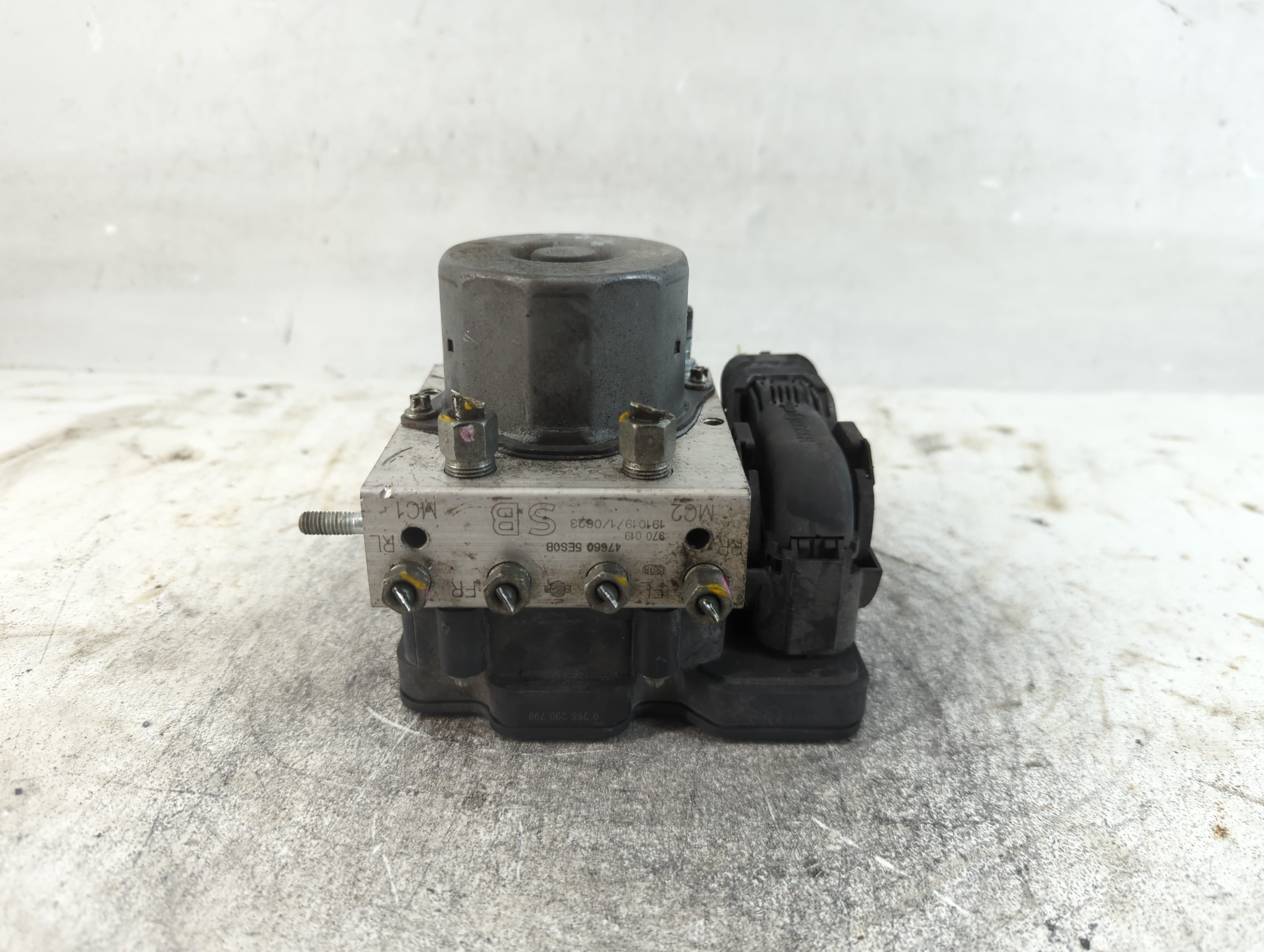2020-2022 Nissan Versa ABS Pump Control Module Replacement P/N:47660 5ES0B Fits Fits 2020 2021 2022 OEM Used Auto Parts - Oemusedautoparts1.com