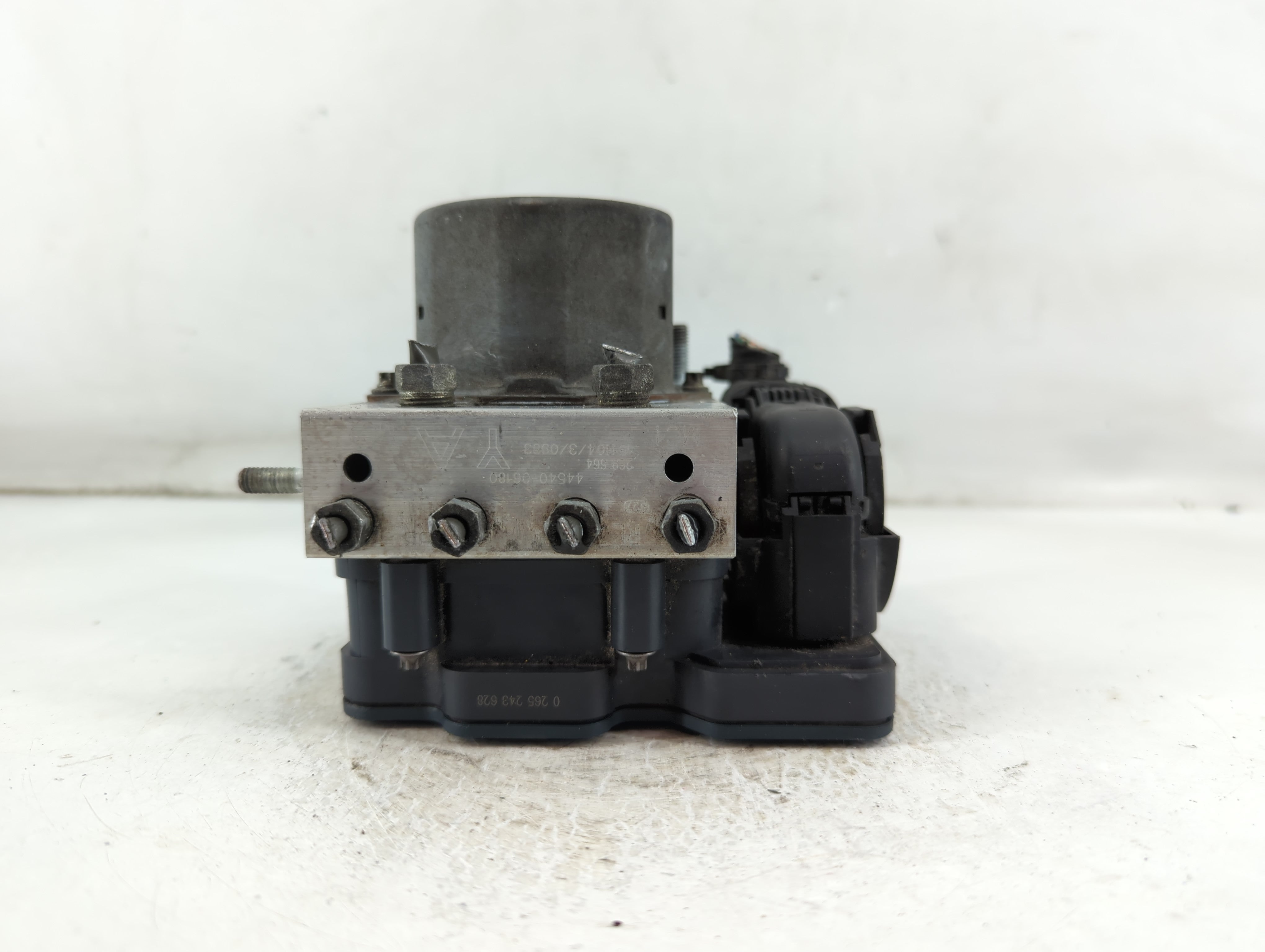 2015-2017 Toyota Camry ABS Pump Control Module Replacement P/N:269 664 44540-06180 Fits Fits 2015 2016 2017 OEM Used Auto Parts - Oemusedautoparts1.com