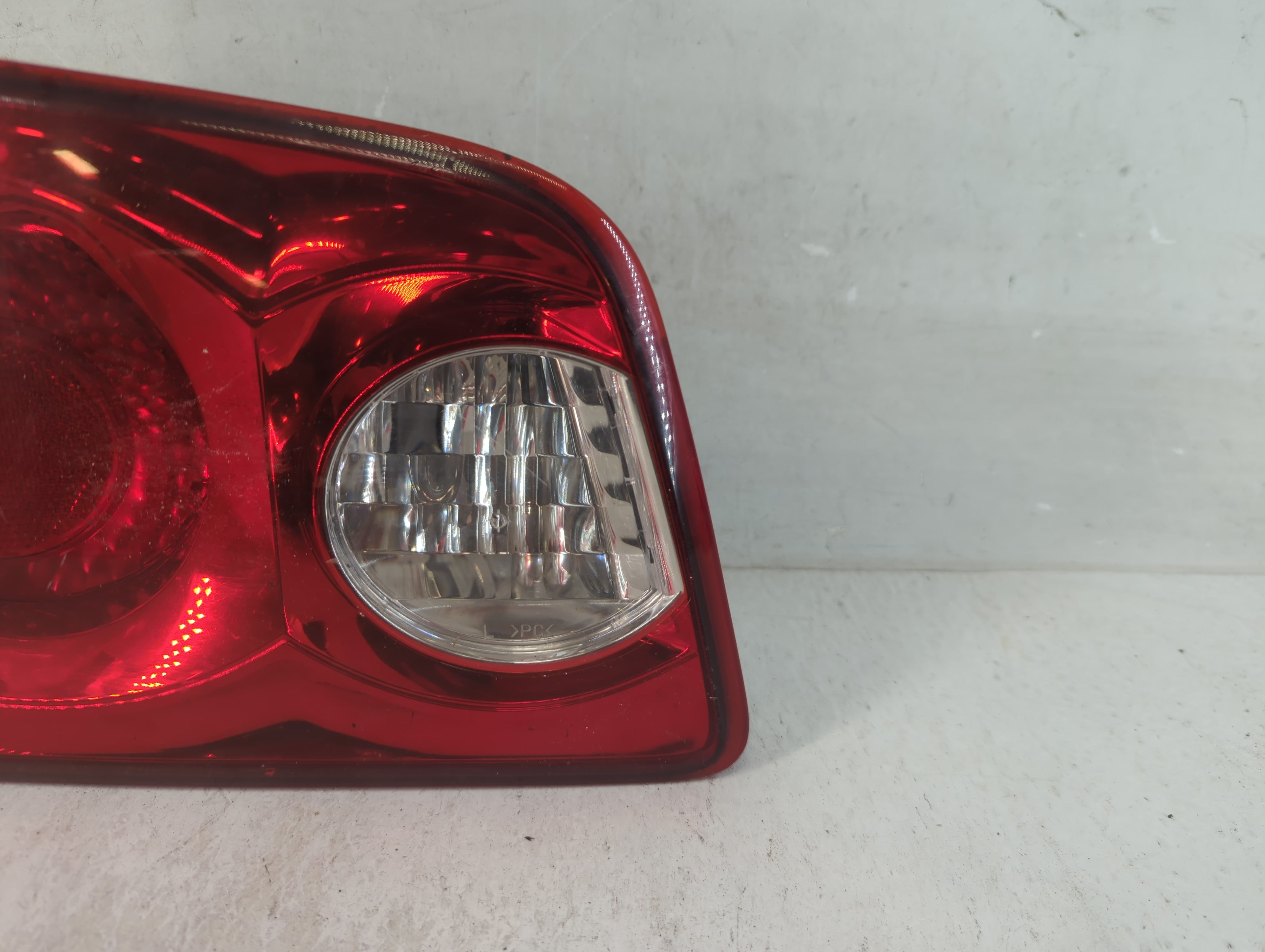 2007-2008 Kia Magentis Tail Light Assembly Driver Left OEM P/N:92405-2G0 Fits Fits 2006 2007 2008 OEM Used Auto Parts - Oemusedautoparts1.com