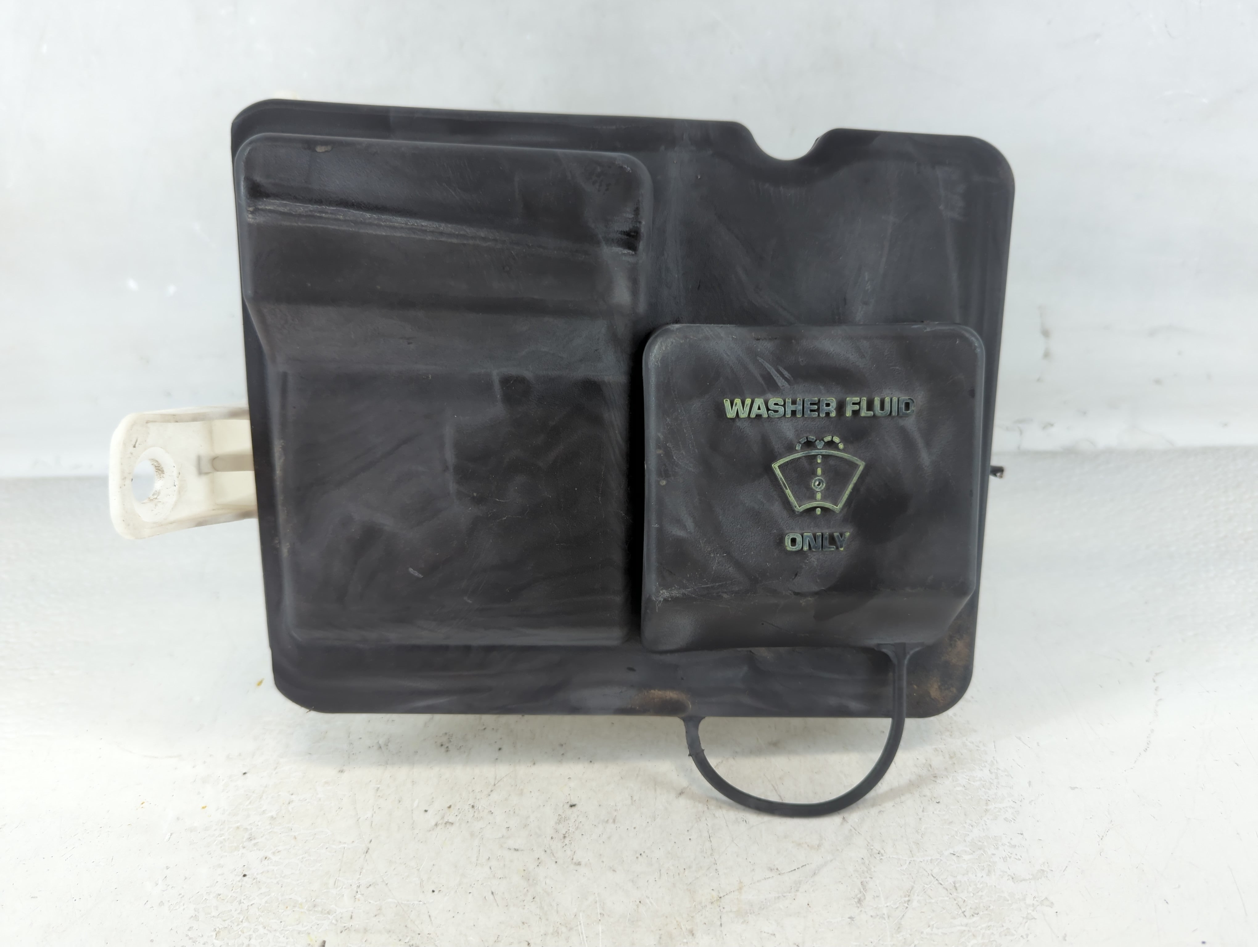 1998-2006 Ford F-150 Windshield Washer Fluid Reservoir Bottle Oem - Oemusedautoparts1.com