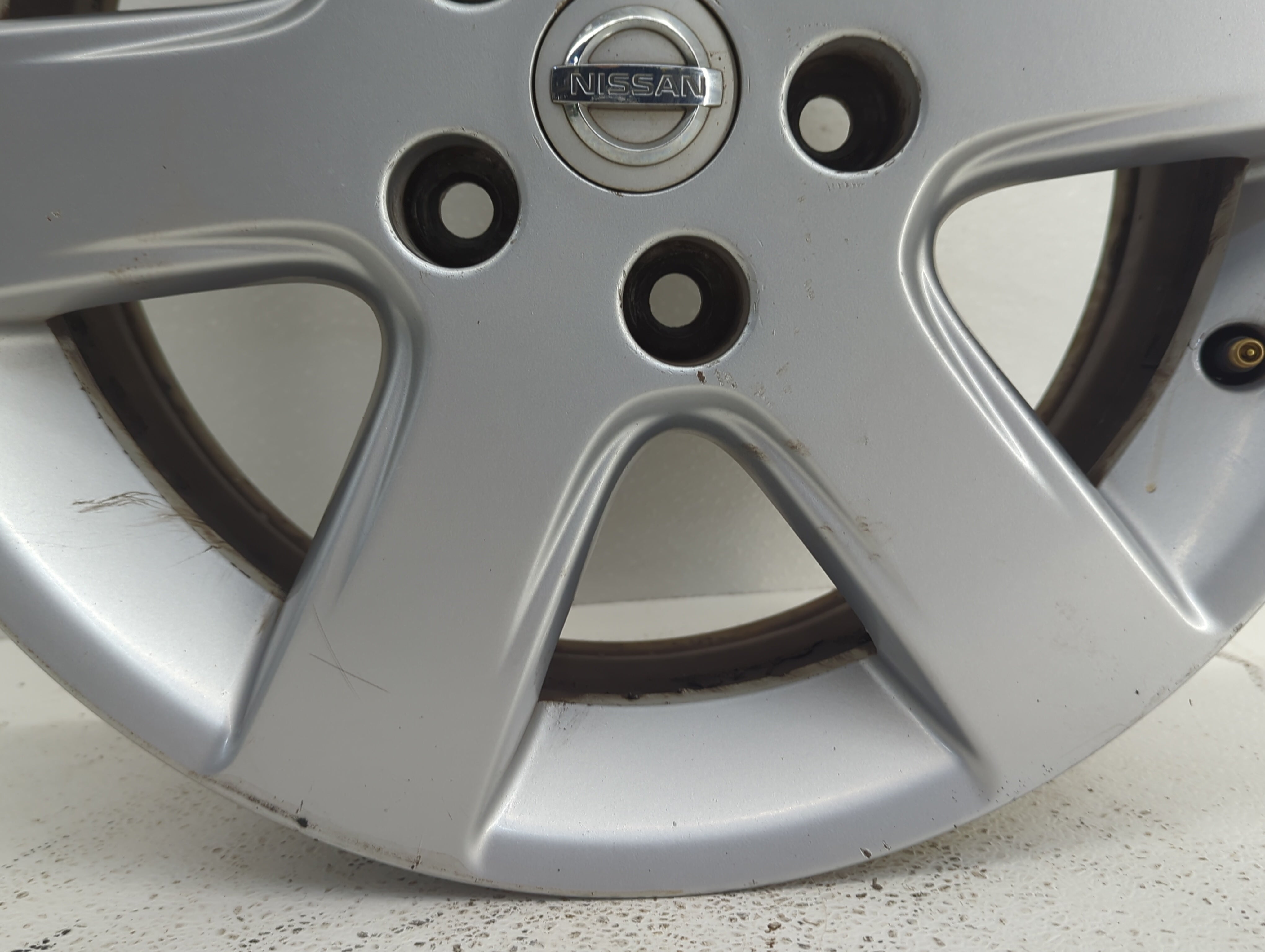 2002-2004 Nissan Altima Wheel Rim Oem - Oemusedautoparts1.com