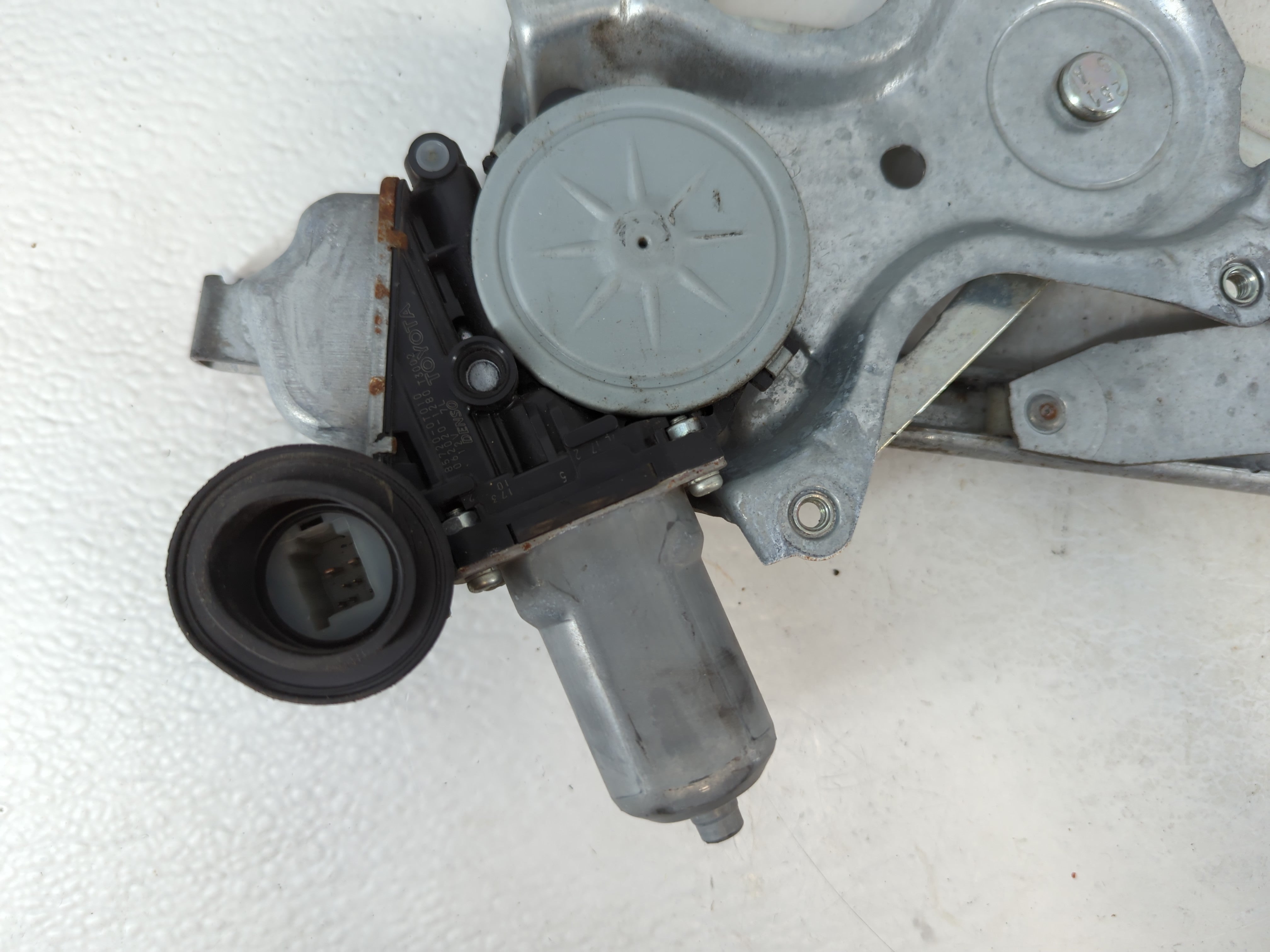 2010-2011 Toyota Camry Passenger Rear Right Power Window Motor - Oemusedautoparts1.com