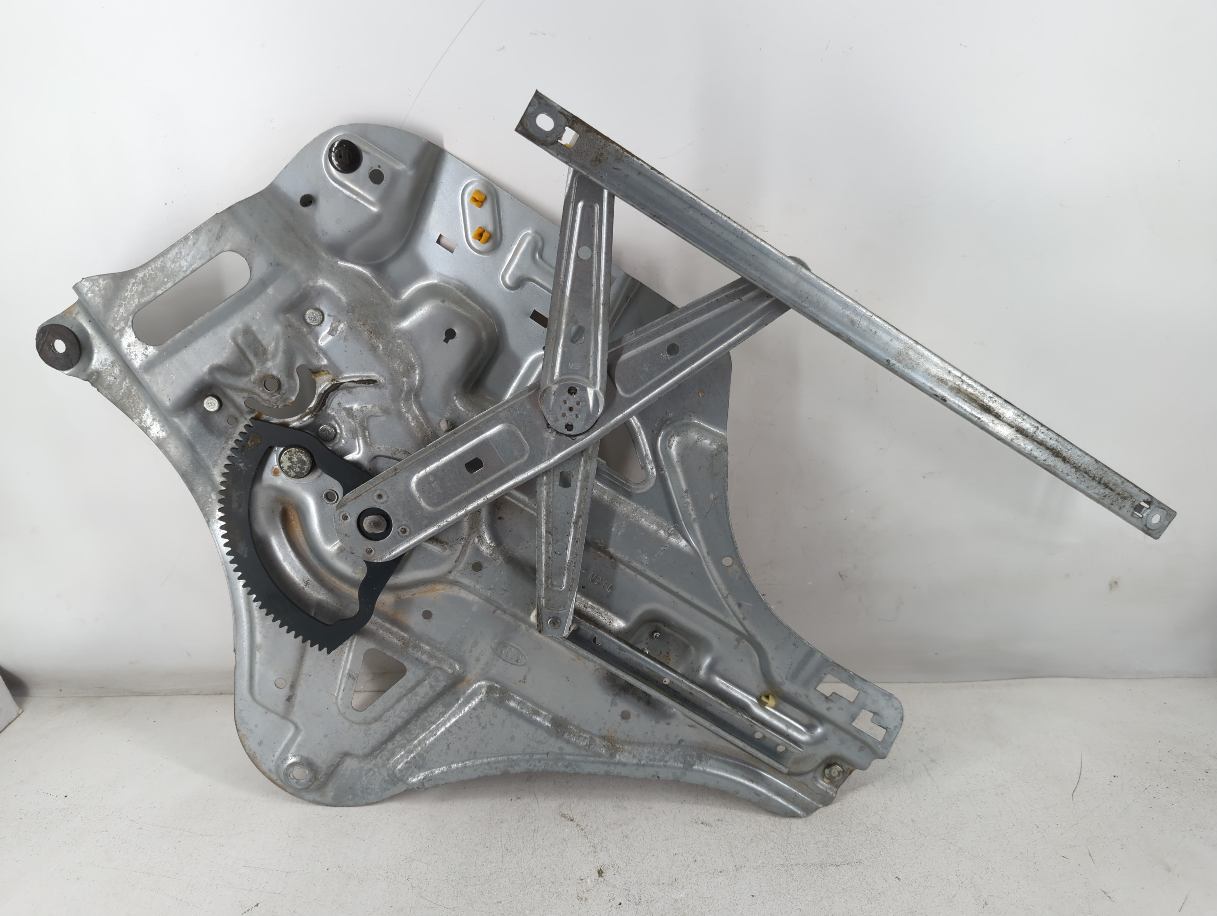 2006-2010 Kia Optima Driver Left Front Window Regulator - Oemusedautoparts1.com
