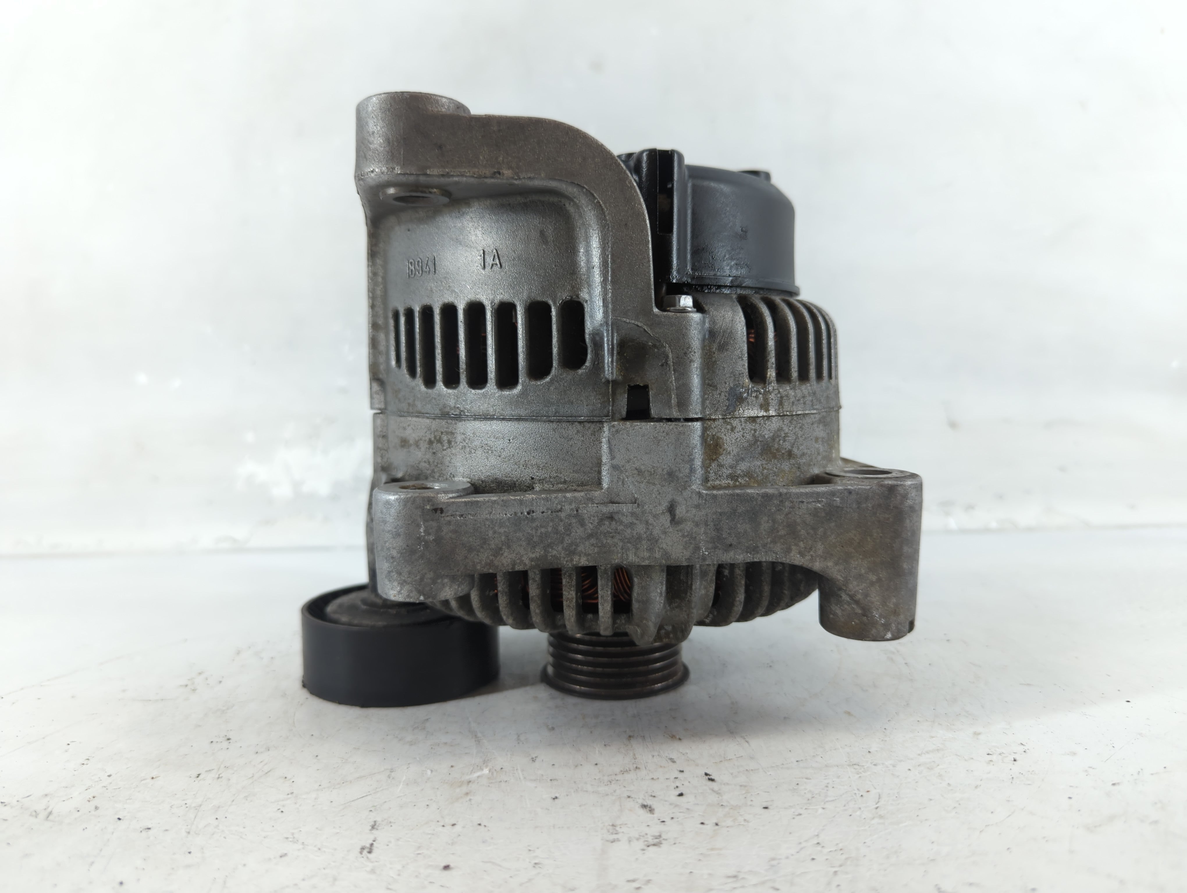 2004-2005 Bmw 745i Alternator Replacement Generator Charging Assembly Engine OEM P/N:7540992-02 Fits Fits 2004 2005 2007 2008 OEM Used Auto Parts - Oemusedautoparts1.com