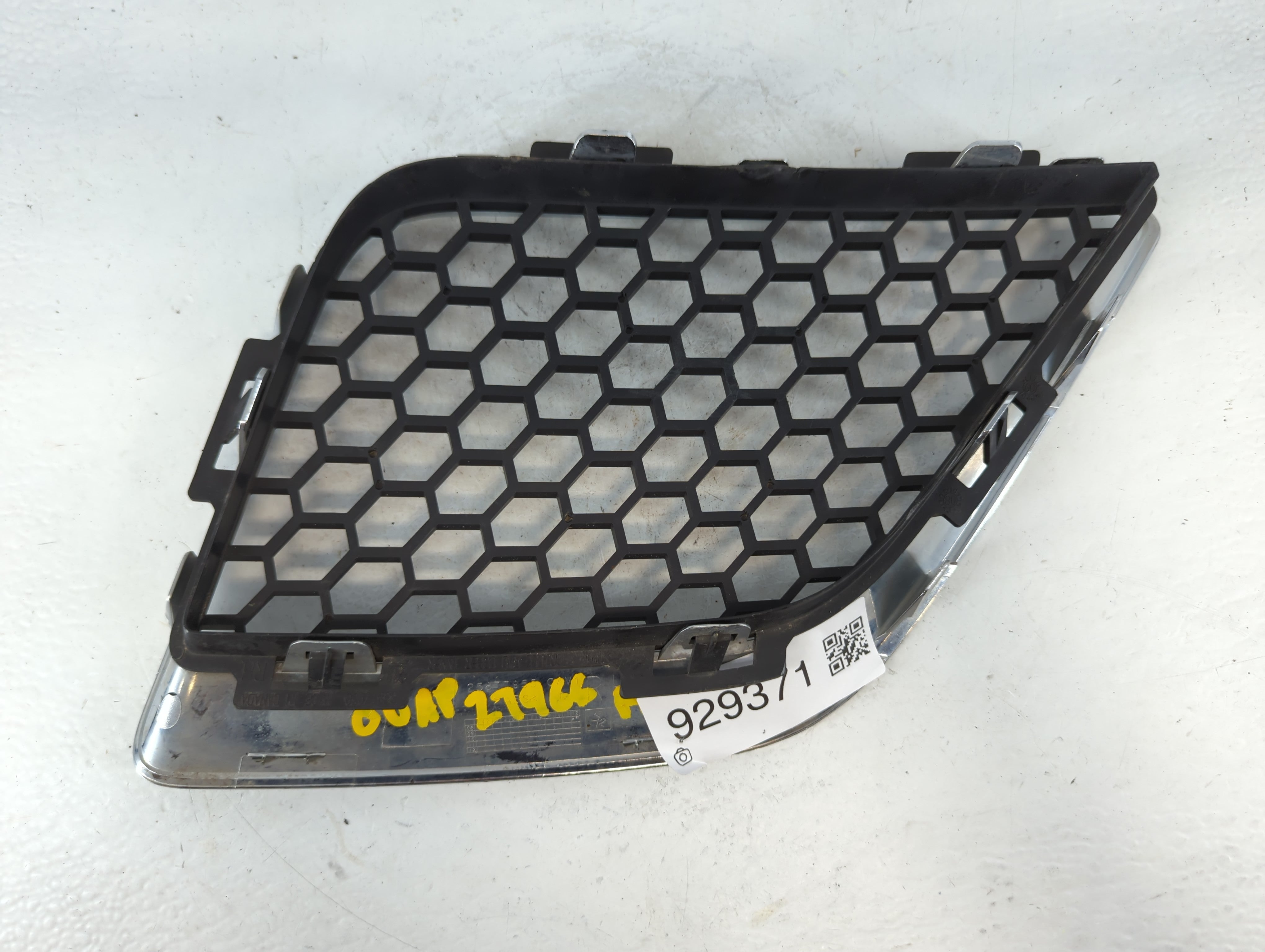 2009-2010 Pontiac G6 Front Bumper Grille Cover - Oemusedautoparts1.com