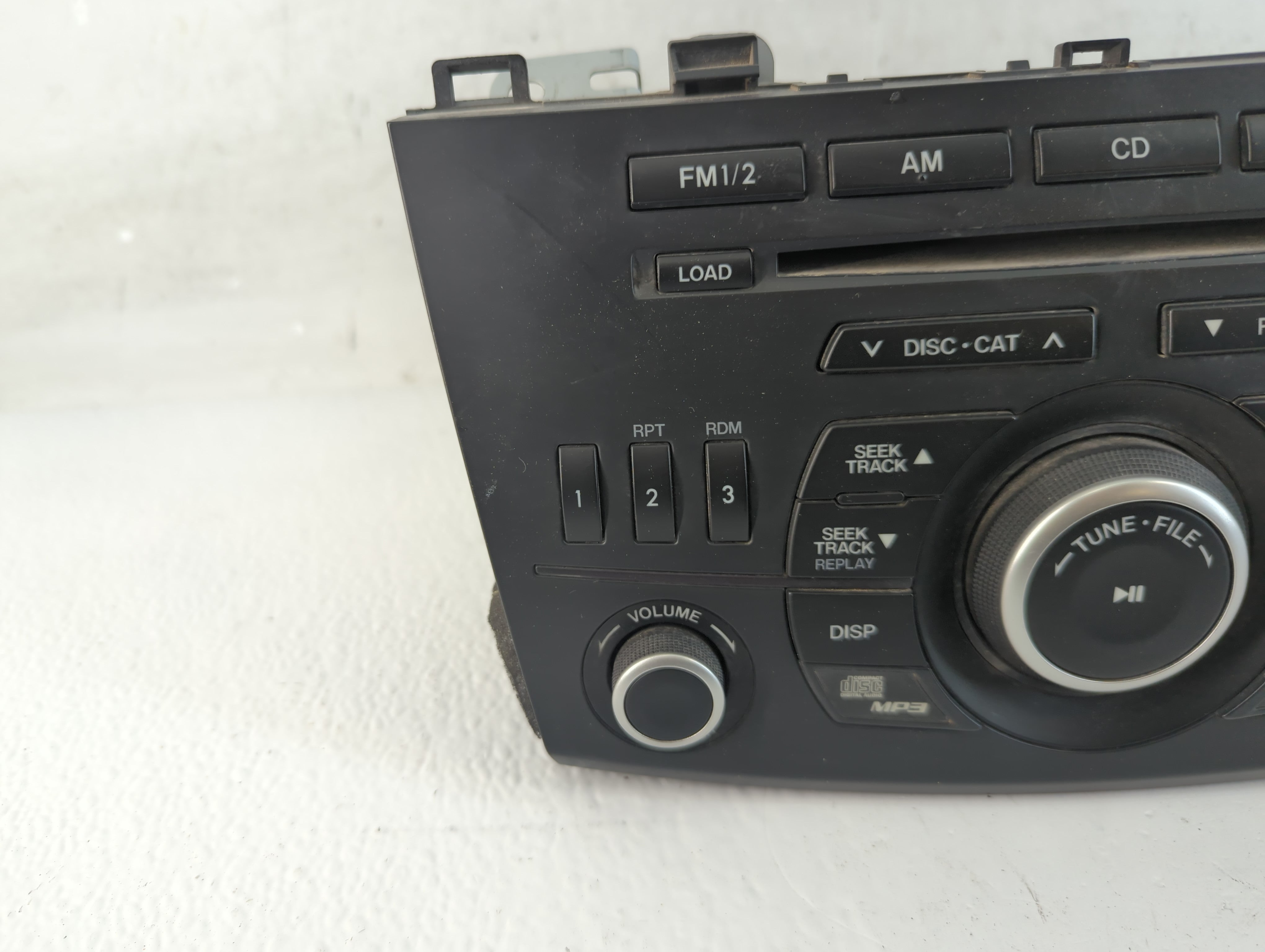 2012-2013 Mazda 3 Radio AM FM Cd Player Receiver Replacement P/N:BGV4 66 AR0 Fits Fits 2012 2013 OEM Used Auto Parts - Oemusedautoparts1.com