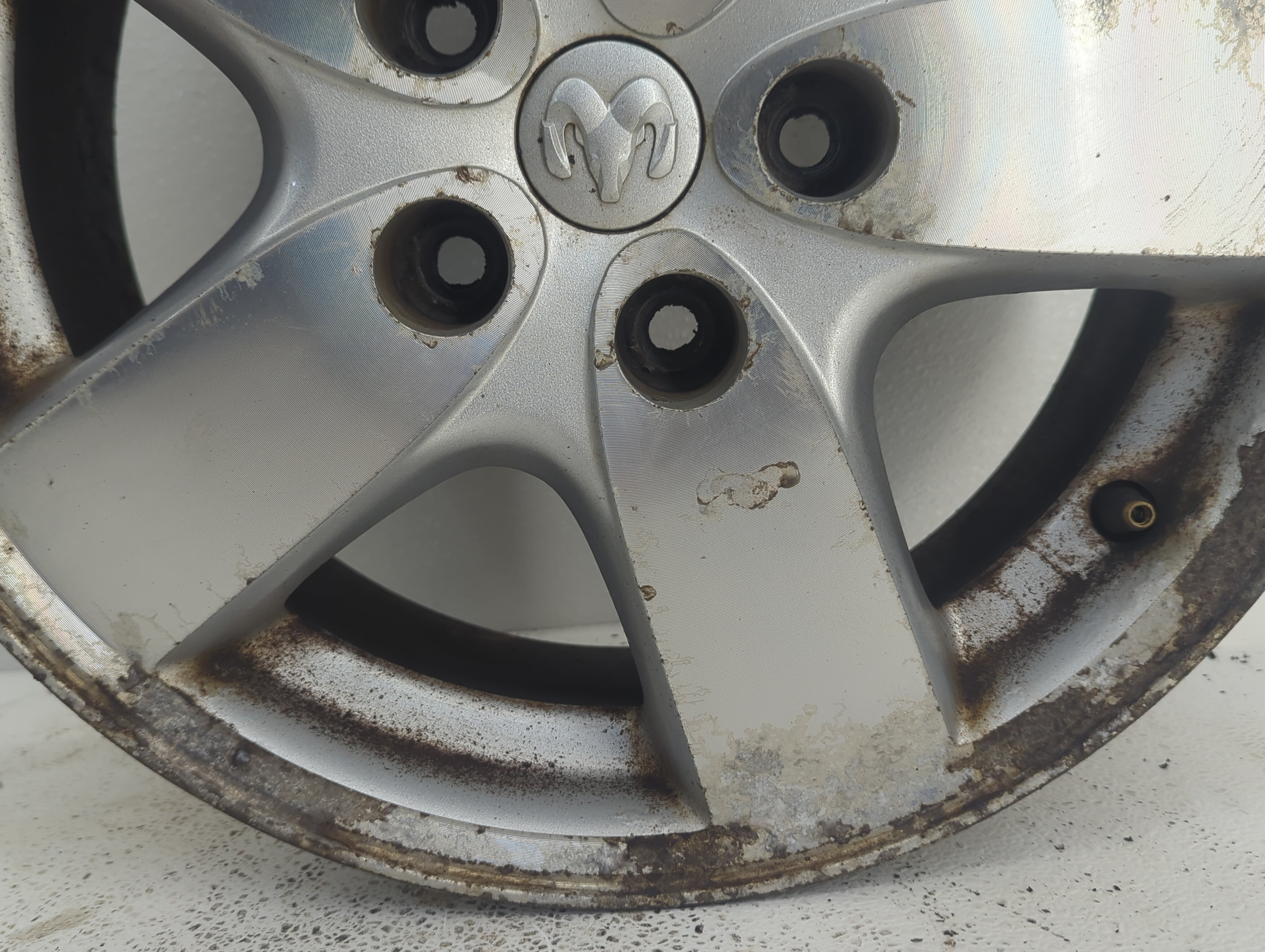 2005-2007 Dodge Caravan Wheel Rim Oem - Oemusedautoparts1.com