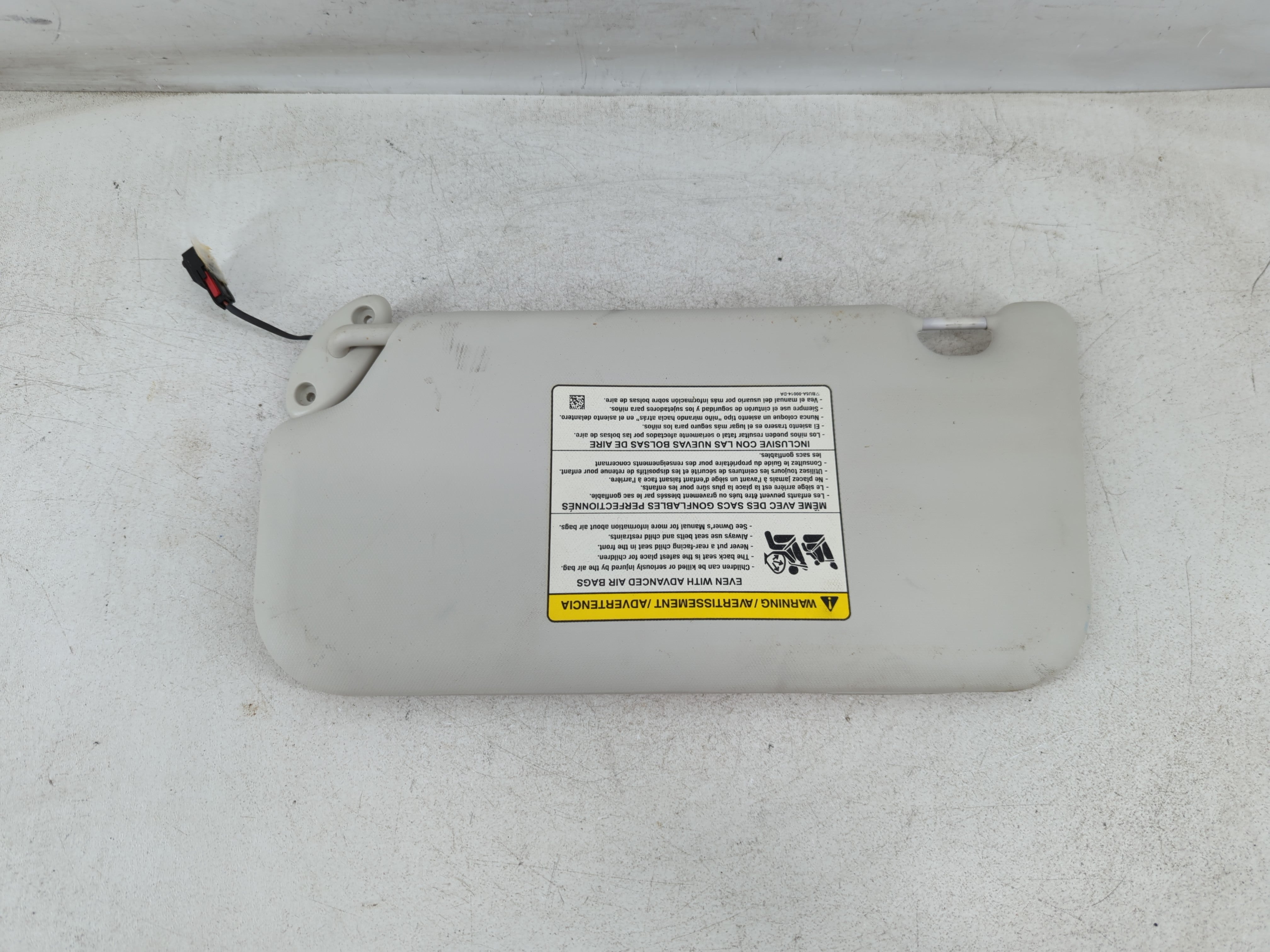2012-2013 Ford Focus Sun Visor Shade Replacement Passenger Right Mirror Fits Fits 2012 2013 OEM Used Auto Parts - Oemusedautoparts1.com