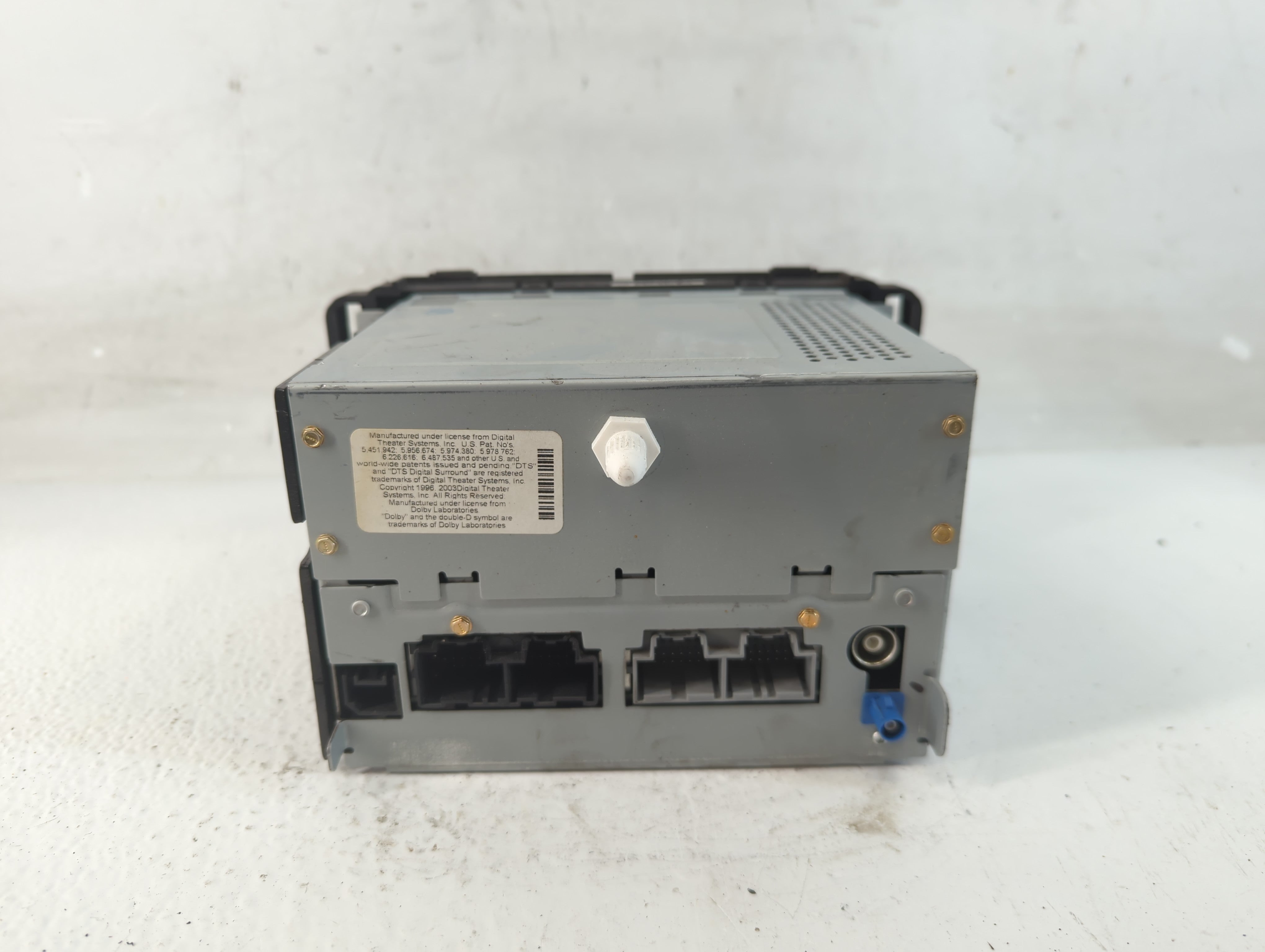 2010-2012 Buick Enclave Radio AM FM Cd Player Receiver Replacement P/N:22884233 Fits Fits 2010 2011 2012 OEM Used Auto Parts - Oemusedautoparts1.com