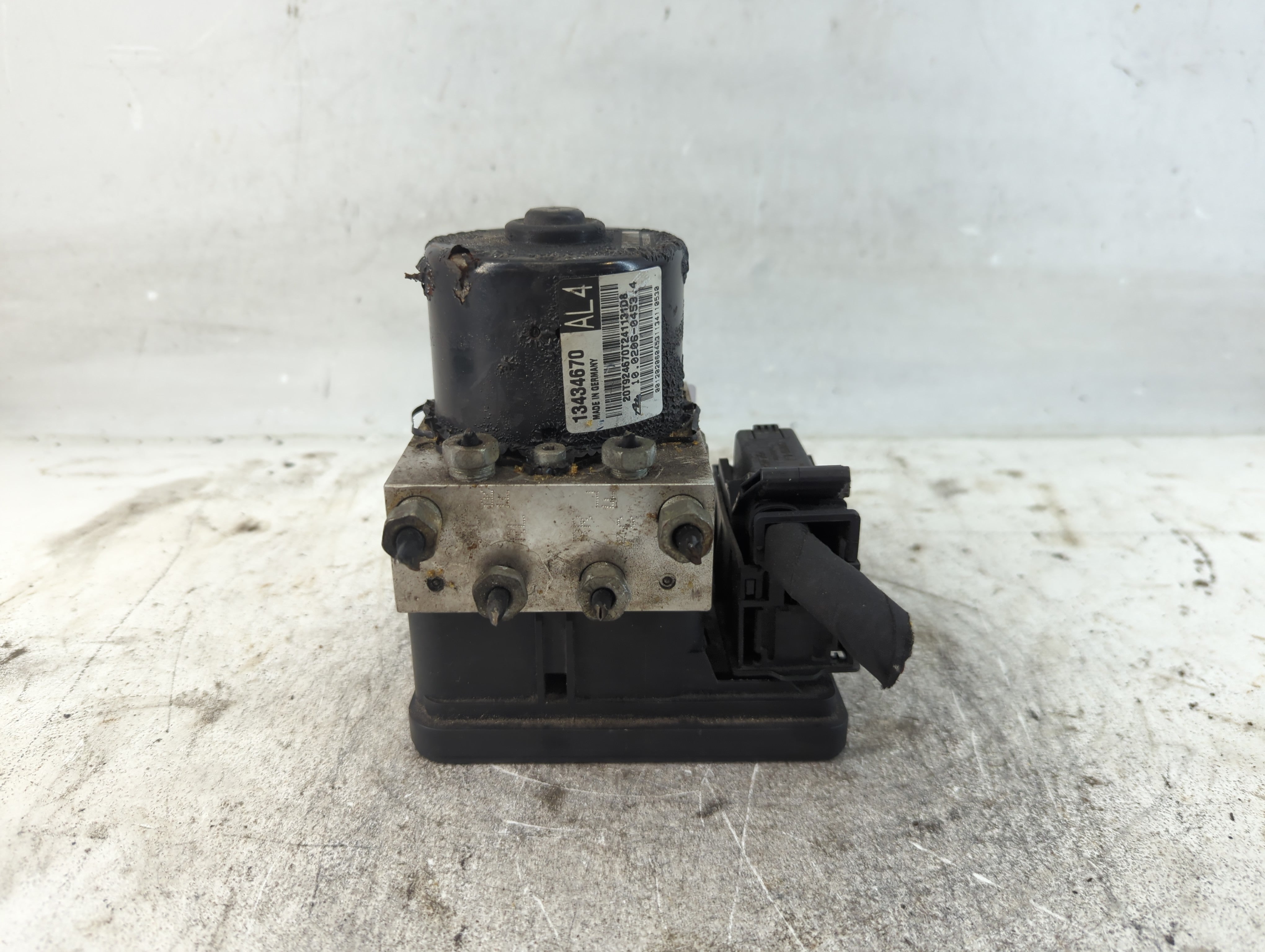 2012-2015 Chevrolet Cruze ABS Pump Control Module Replacement P/N:13434670 Fits Fits 2012 2013 2014 2015 OEM Used Auto Parts - Oemusedautoparts1.com