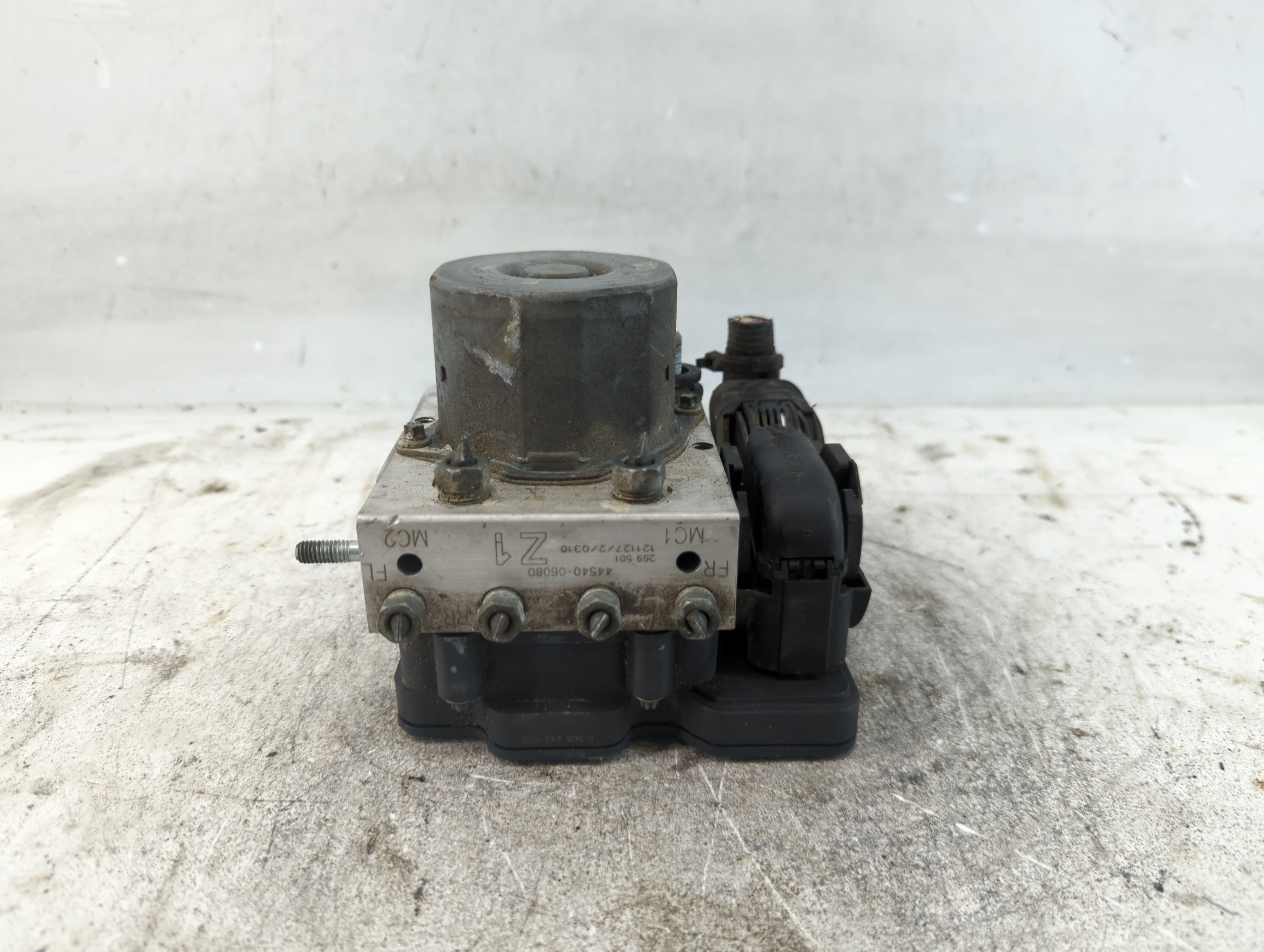 2012 Toyota Camry ABS Pump Control Module Replacement P/N:44540-06080 44540-06150, 44540-06440 Fits OEM Used Auto Parts - Oemusedautoparts1.com
