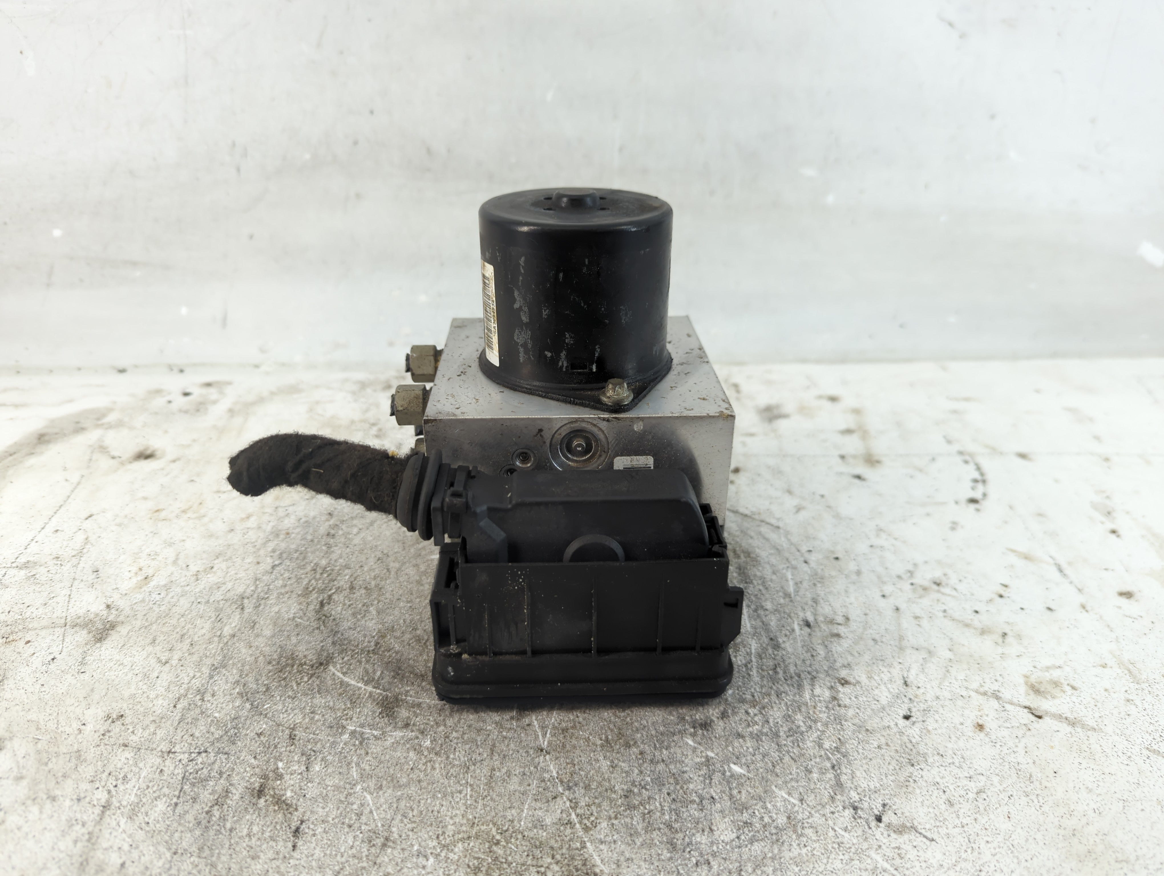 2011 Buick Regal ABS Pump Control Module Replacement P/N:13332549 Fits OEM Used Auto Parts - Oemusedautoparts1.com