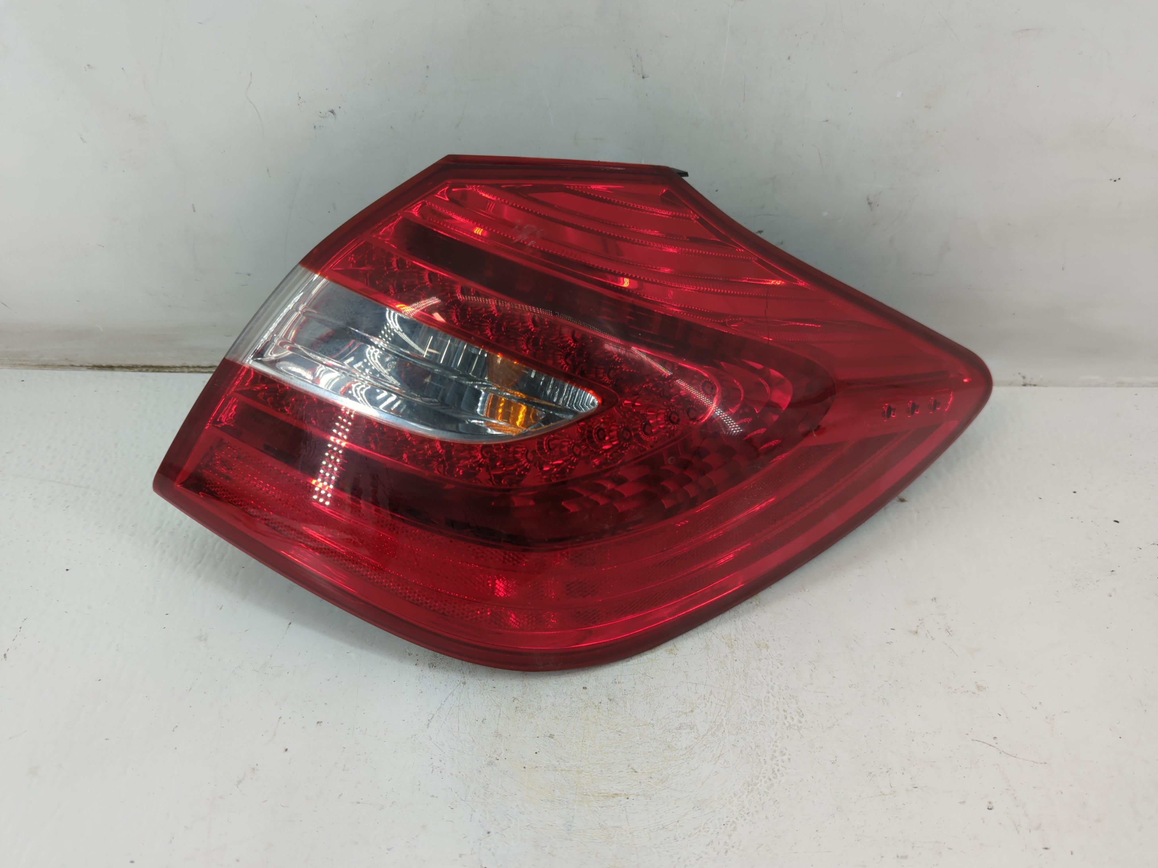 2012-2014 Hyundai Genesis Tail Light Assembly Passenger Right OEM P/N:92402-3M2 Fits Fits 2012 2013 2014 OEM Used Auto Parts - Oemusedautoparts1.com