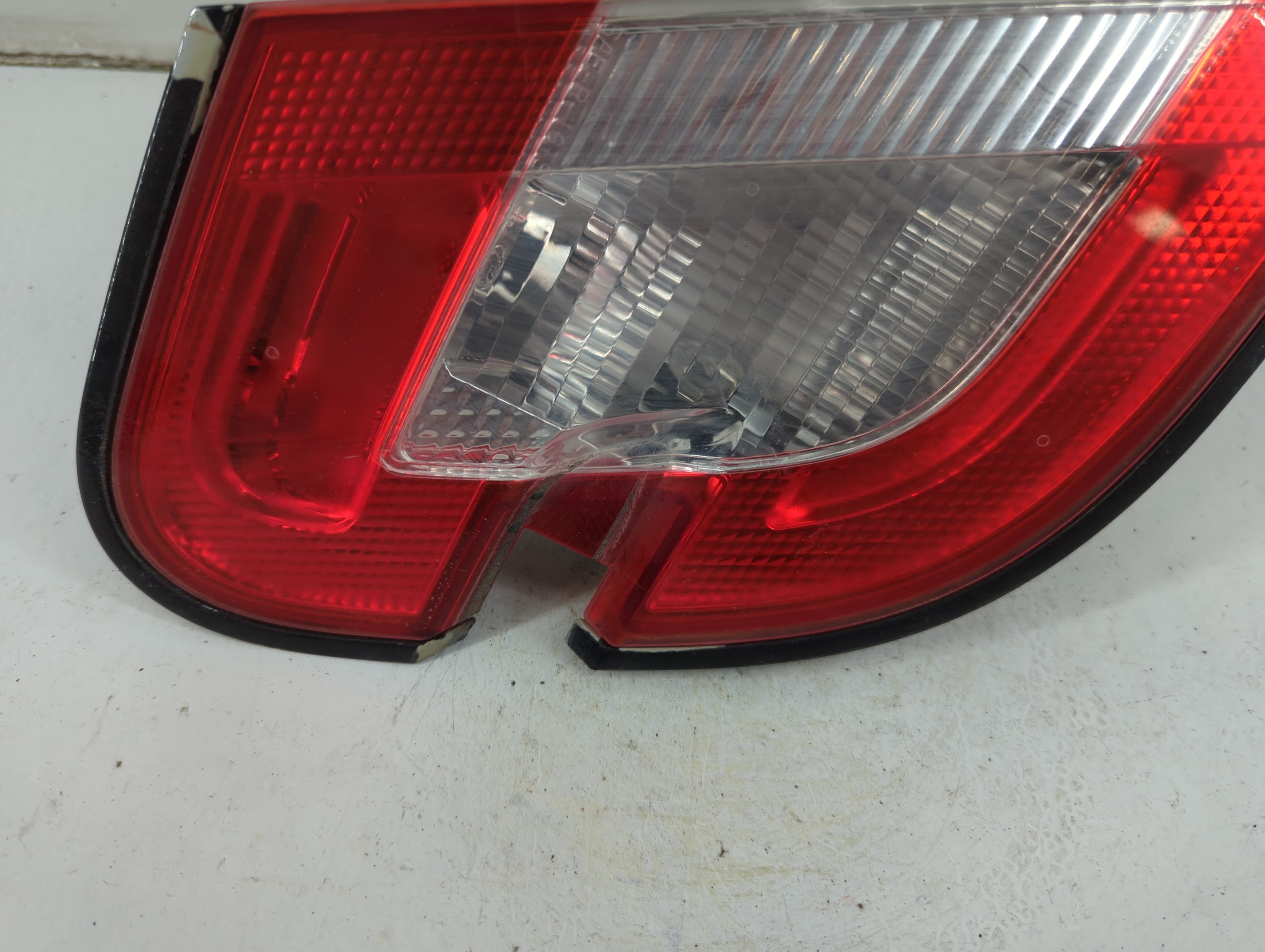 2010-2012 Ford Taurus Tail Light Assembly Passenger Right OEM P/N:AG13-15B503-B Fits Fits 2010 2011 2012 OEM Used Auto Parts - Oemusedautoparts1.com