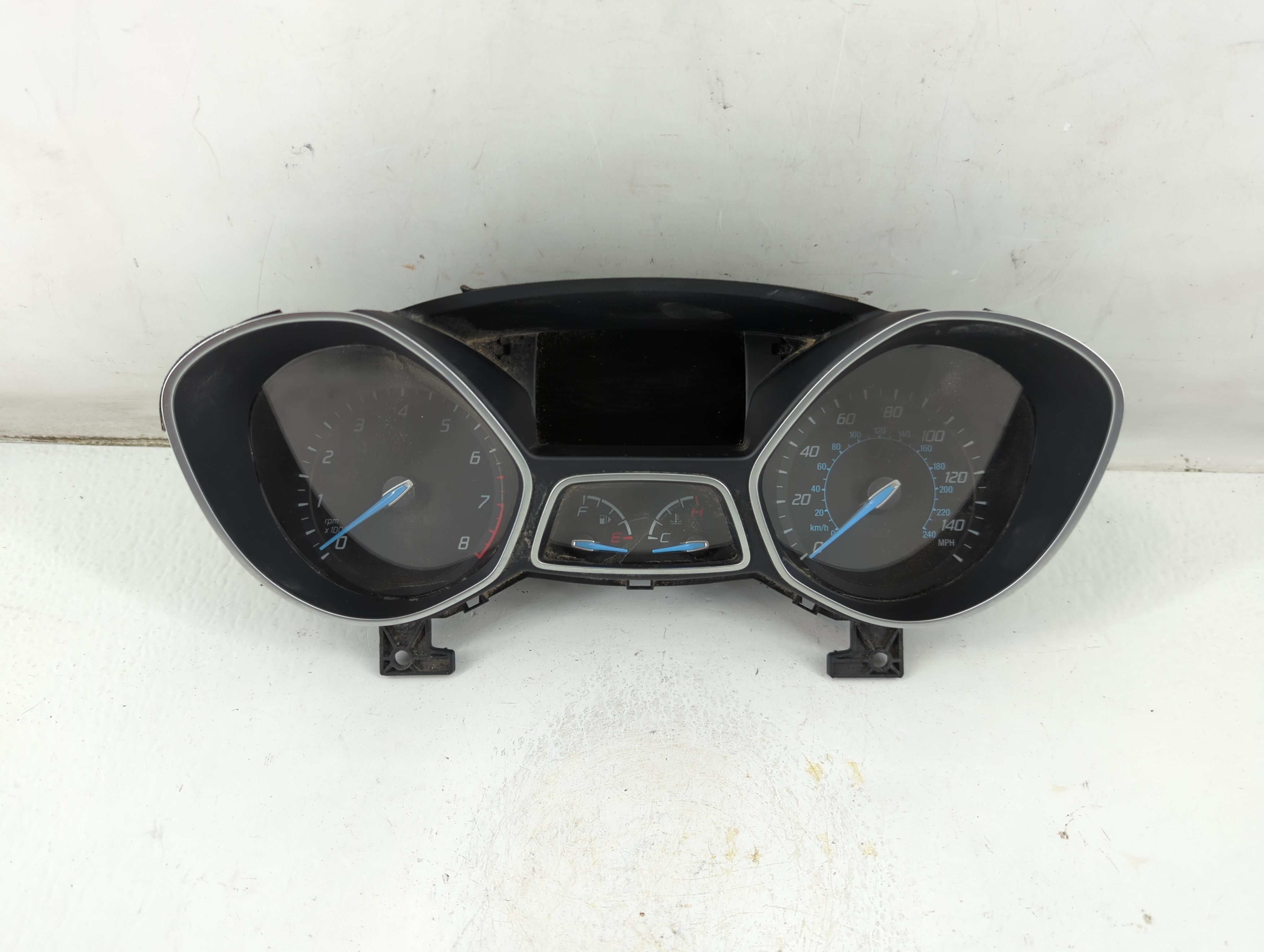 2013-2014 Ford Focus Instrument Cluster Speedometer Gauges P/N:CM5T-10849-CTF Fits Fits 2013 2014 OEM Used Auto Parts - Oemusedautoparts1.com