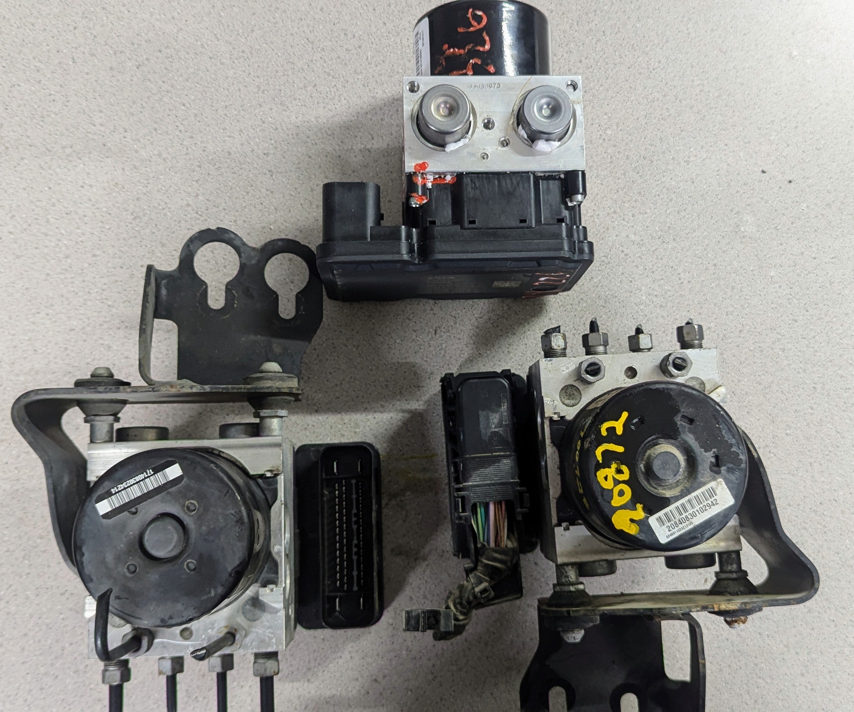 2008-2009 Pontiac G6 ABS Pump Control Module Replacement Fits Fits 2008 2009 OEM Used Auto Parts - Oemusedautoparts1.com