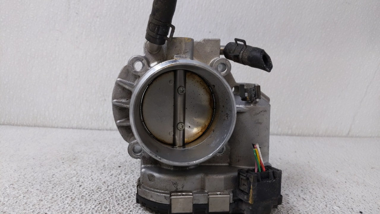 2011-2015 Hyundai Sonata Throttle Body P/N:35100-2G800 Fits 2011 2012 2013 2014 2015 2016 OEM Used Auto Parts - Oemusedautoparts1.com