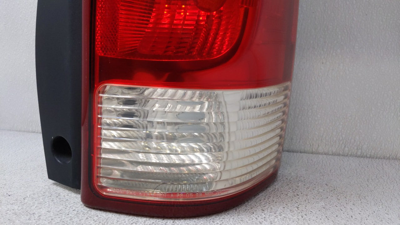 2005 Buick Terraza Tail Light Assembly Passenger Right OEM P/N:249720 Fits OEM Used Auto Parts - Oemusedautoparts1.com