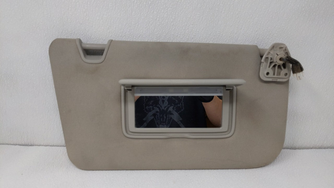 2018-2019 Nissan Rogue Passenger Sun Visor Mirror Right Sunvisor Beige 106490 - Oemusedautoparts1.com