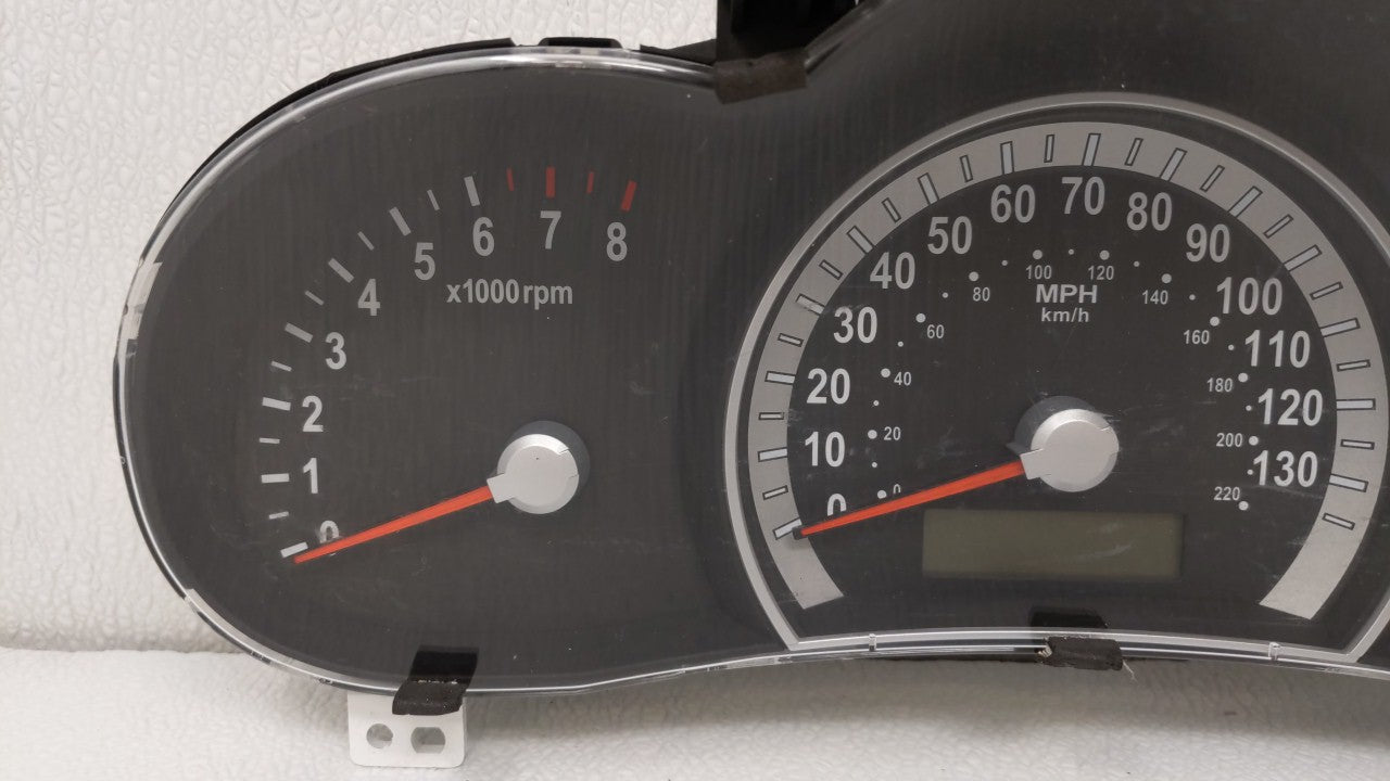 2008-2010 Hyundai Entourage Instrument Cluster Speedometer Gauges P/N:94001-4J045 Fits 2008 2009 2010 OEM Used Auto Parts - Oemusedautoparts1.com